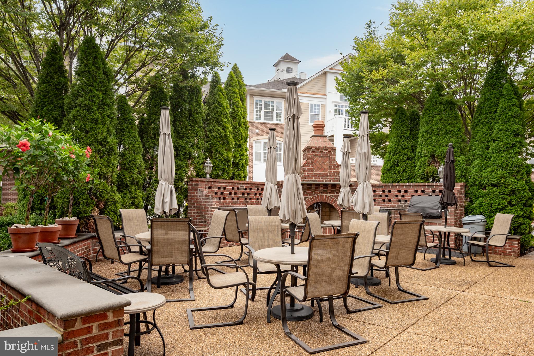 HIDDENBROOK - Residential