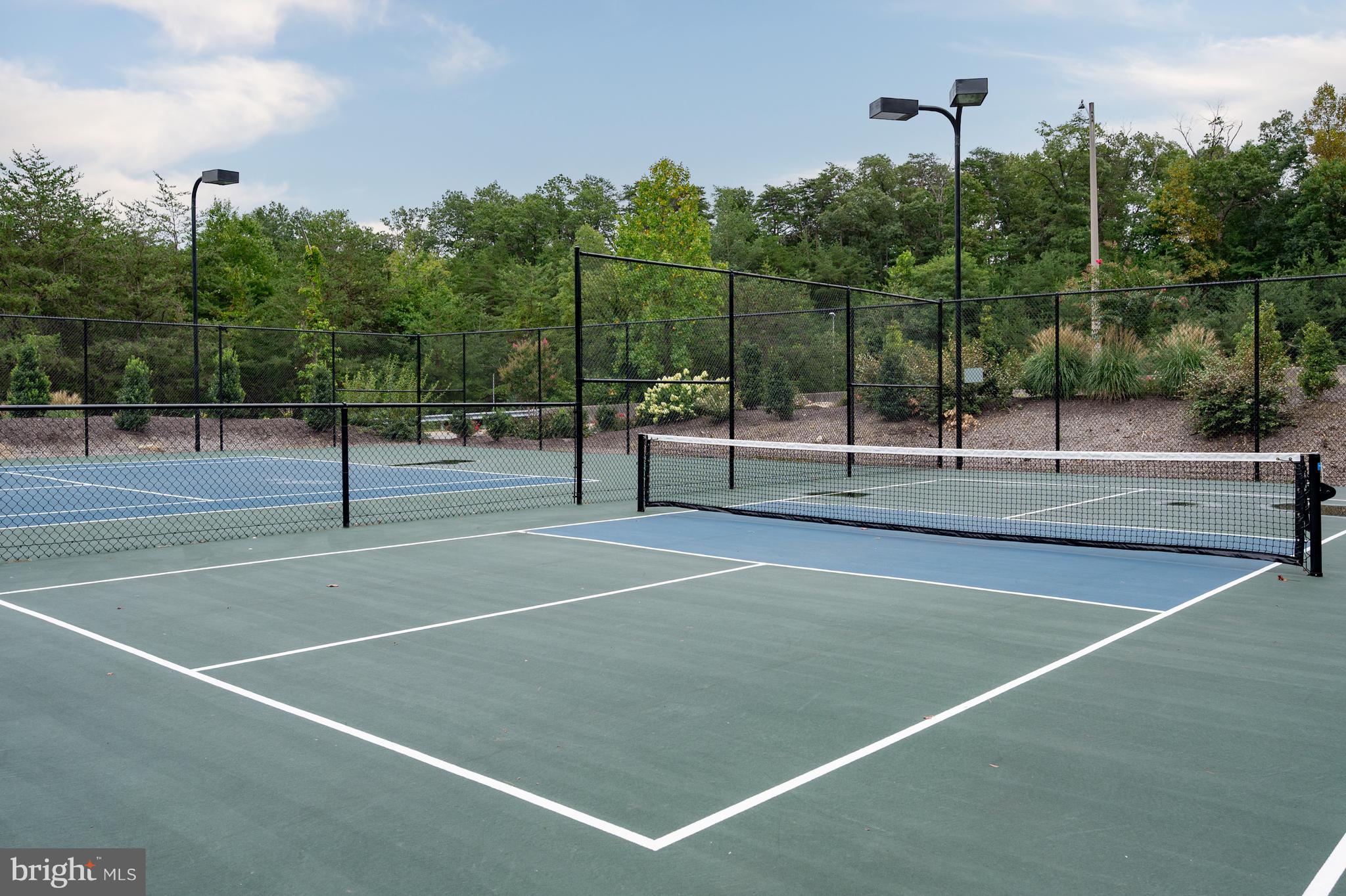 HIDDENBROOK - Residential