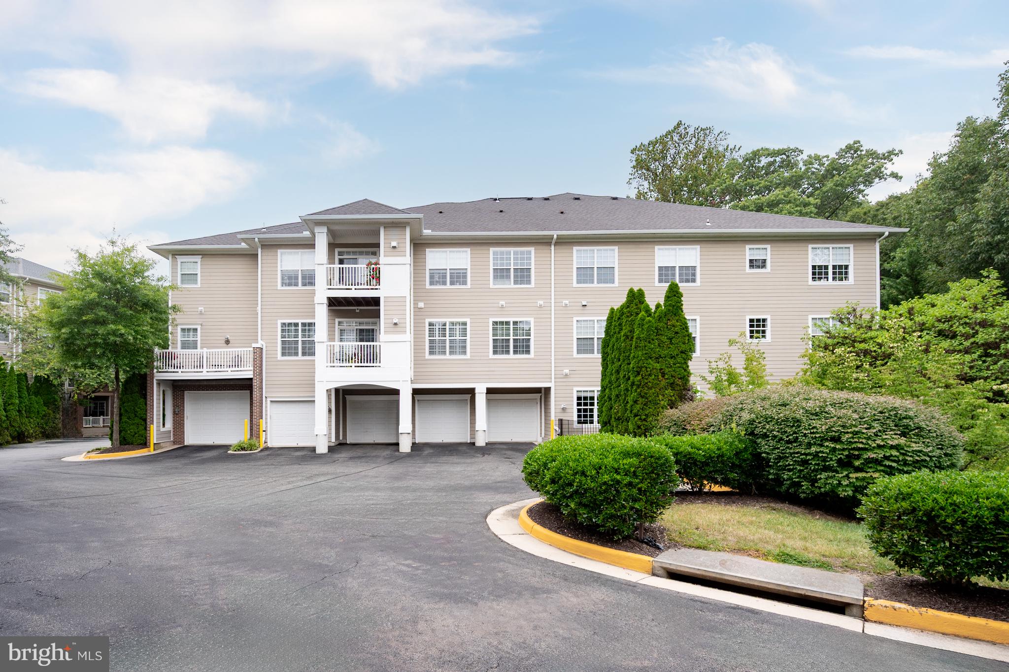 HIDDENBROOK - Residential