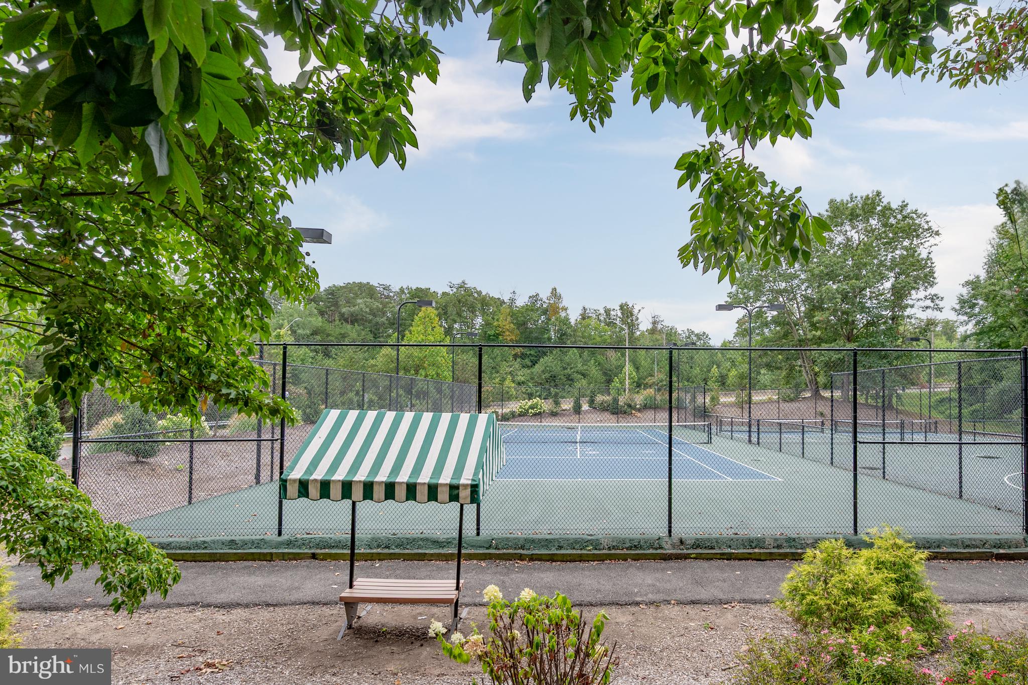 HIDDENBROOK - Residential