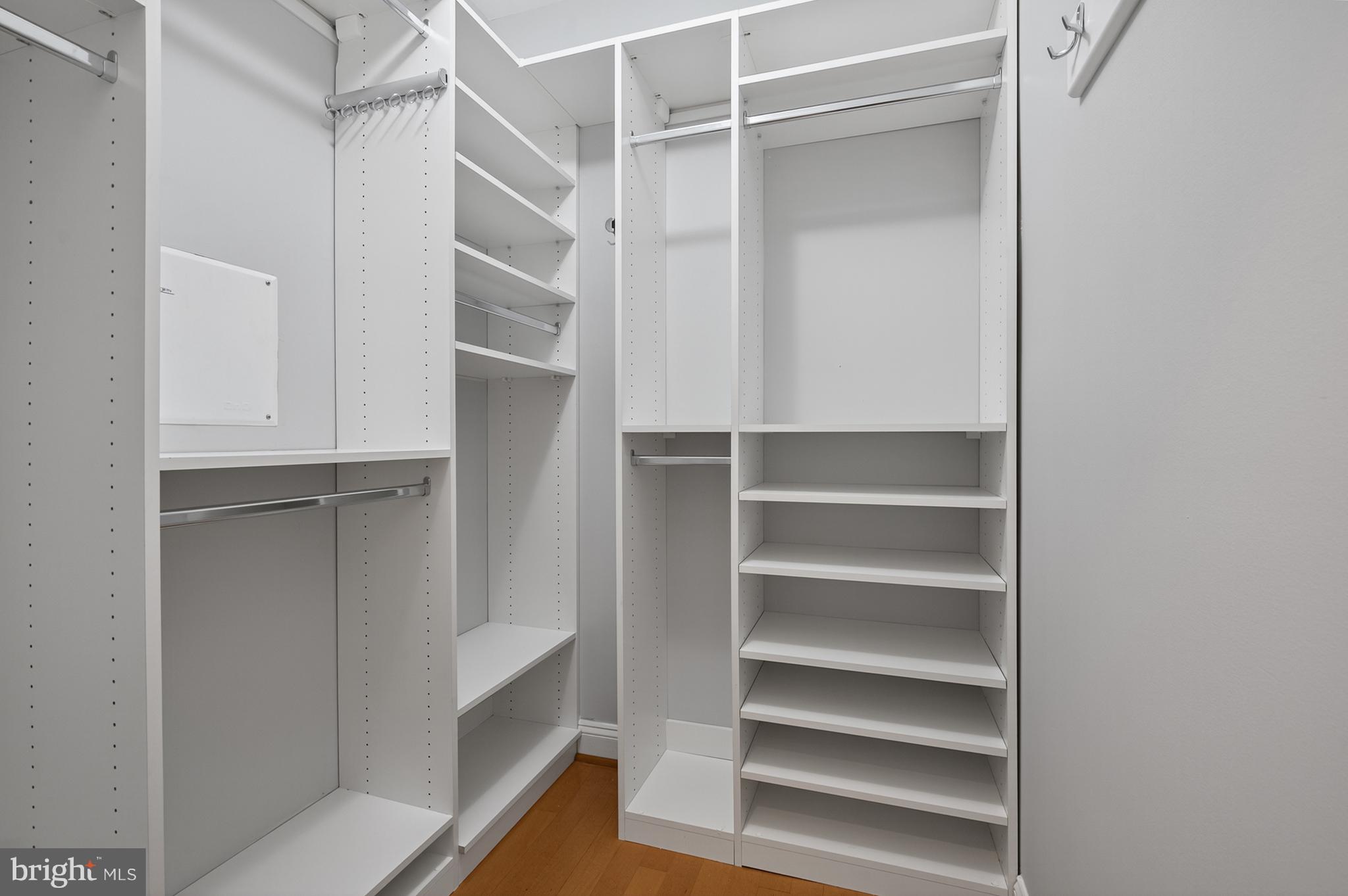 HIDDENBROOK - Residential