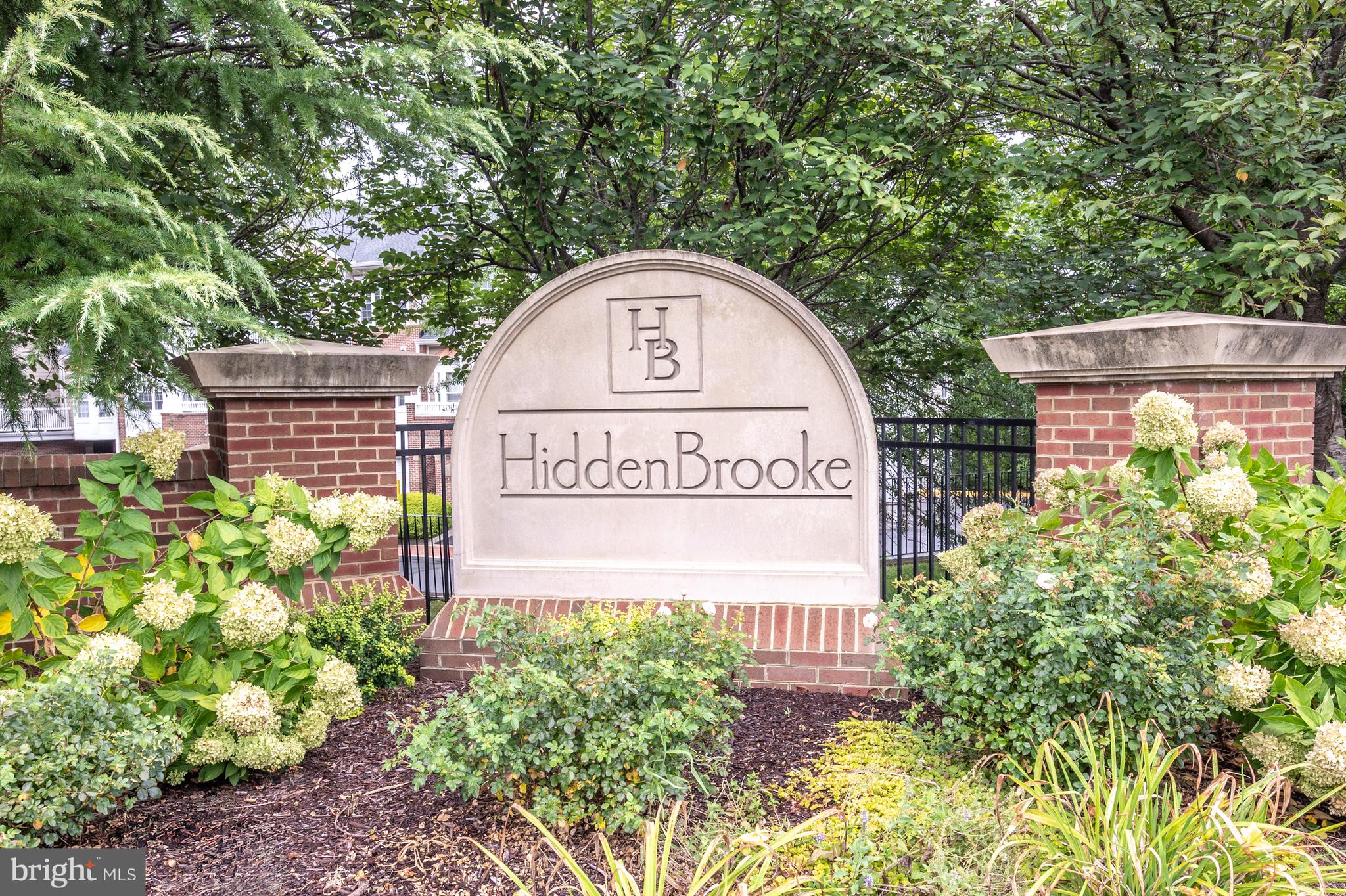 HIDDENBROOK - Residential