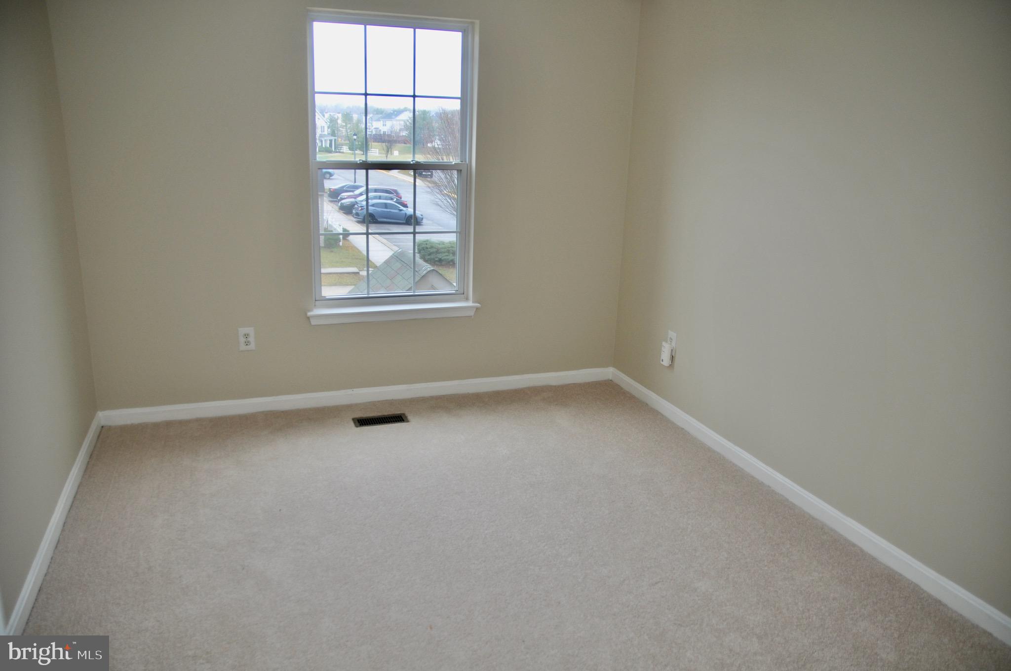 SEVEN OAKS - Residential Lease