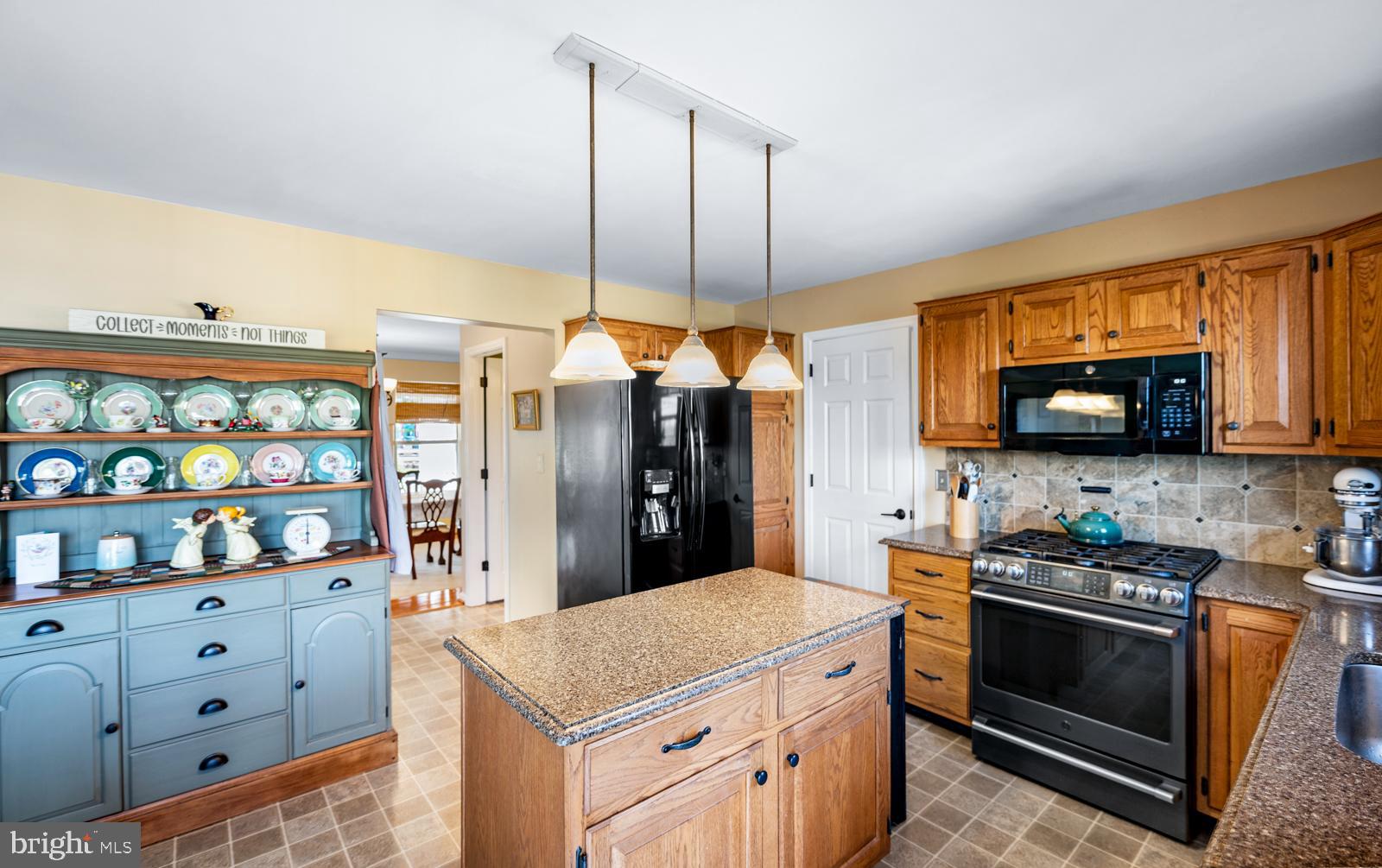 1035 OAK HILL VIEW DRIVE