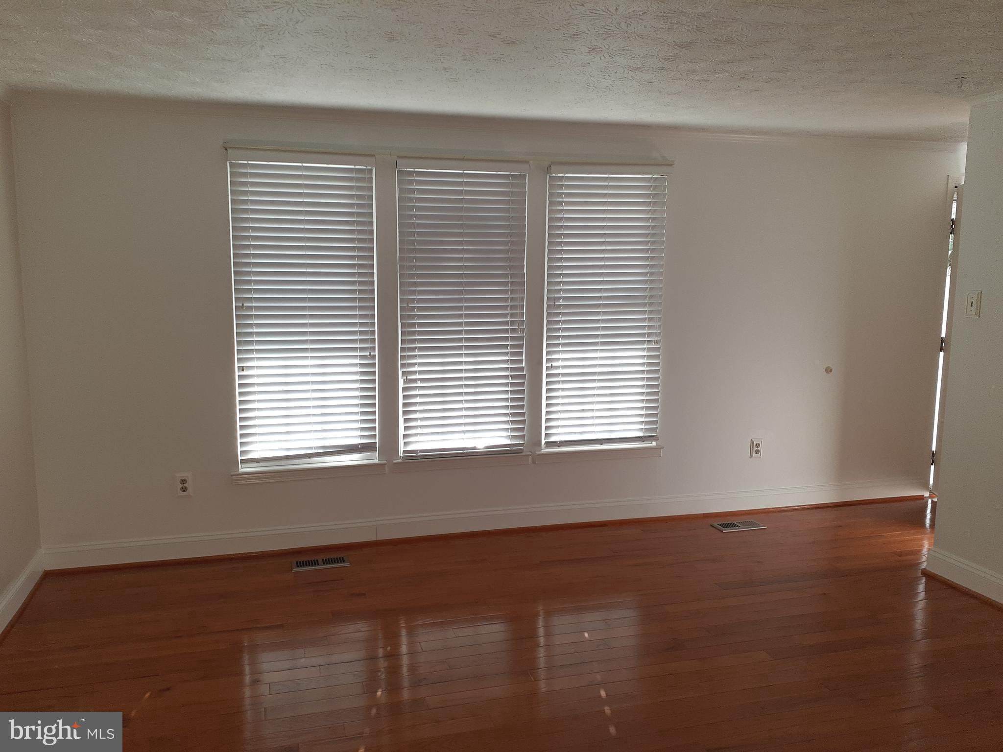 GOLDEN TREE - Residential