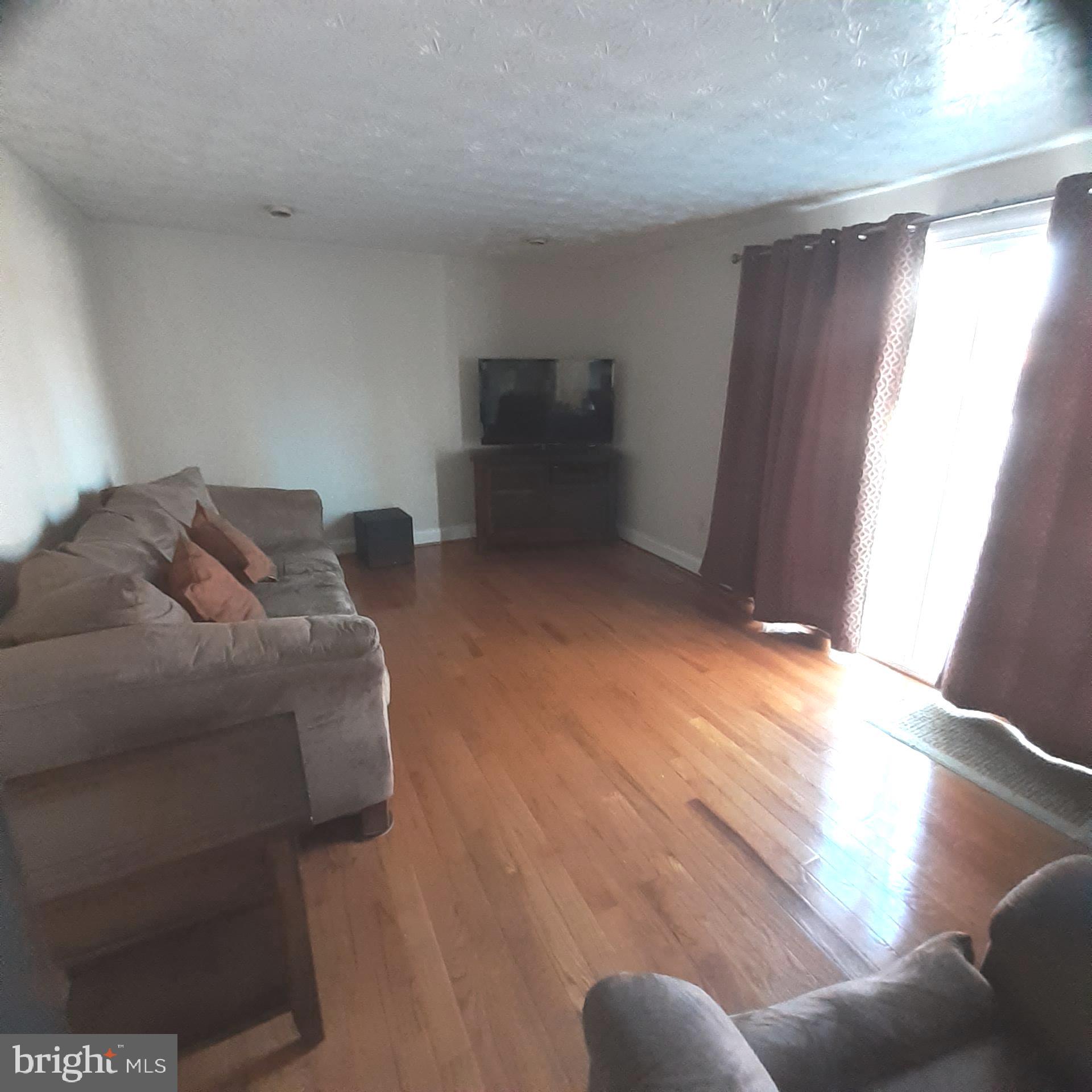 GOLDEN TREE - Residential