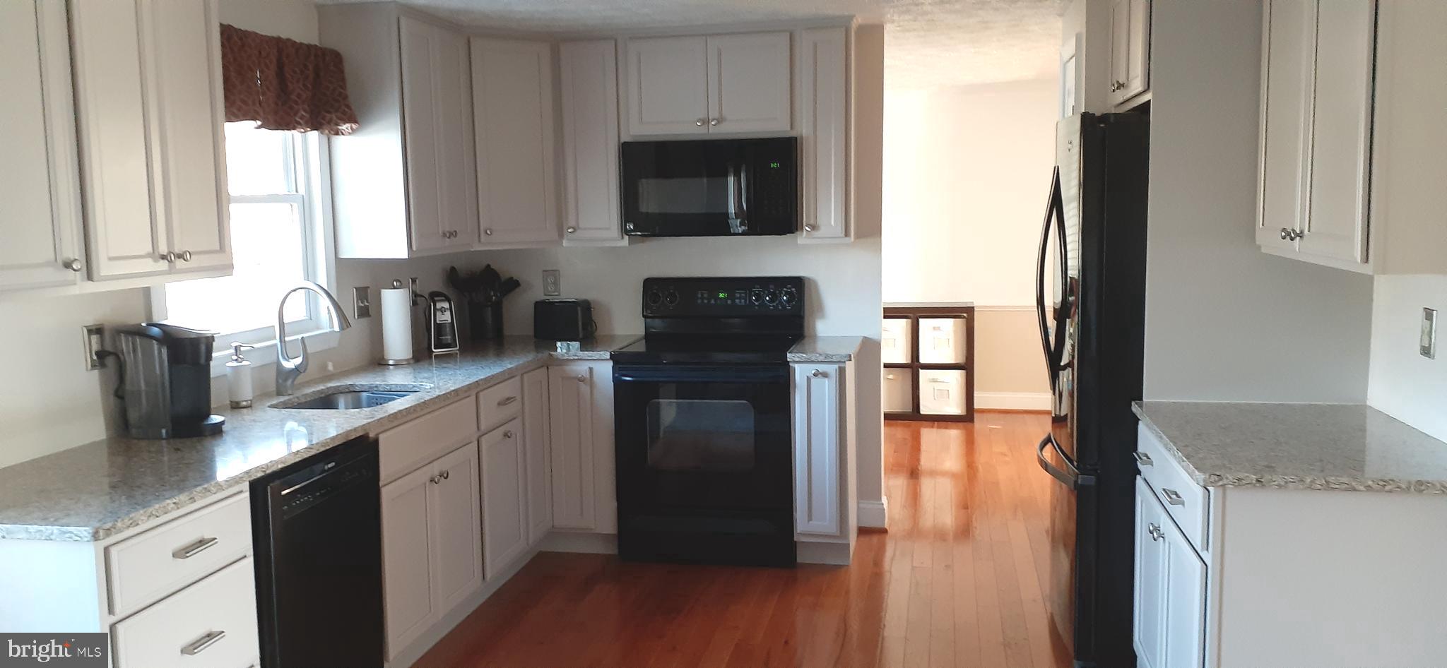 GOLDEN TREE - Residential