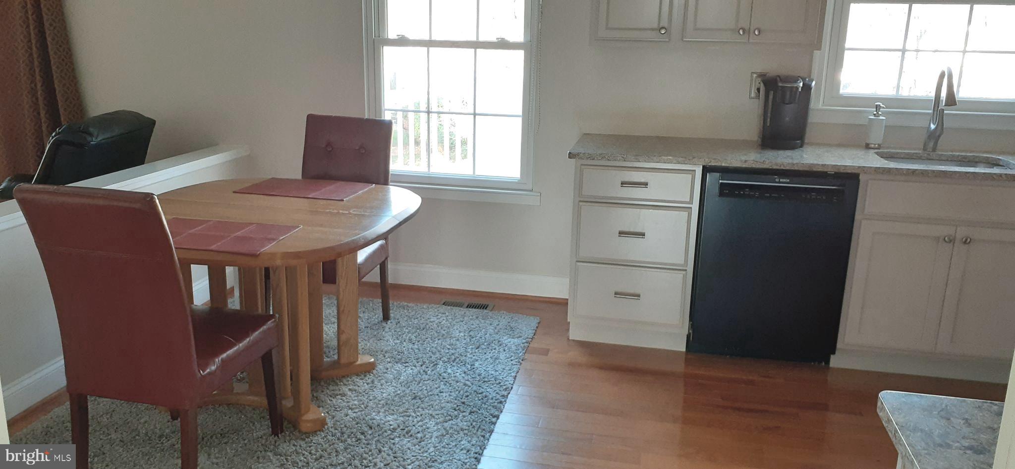 GOLDEN TREE - Residential