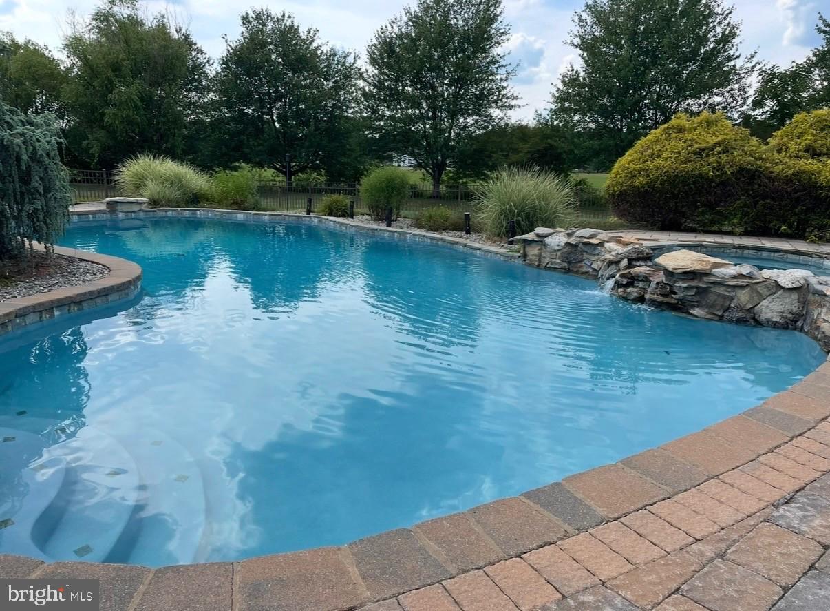 FOX VIEW HUNT - Residential