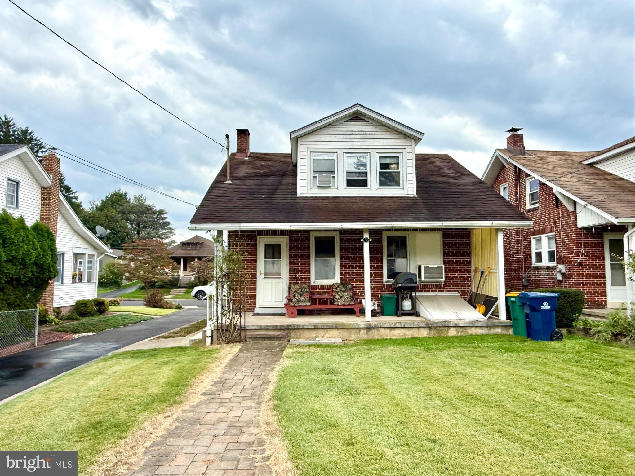 2039 READING AVENUE