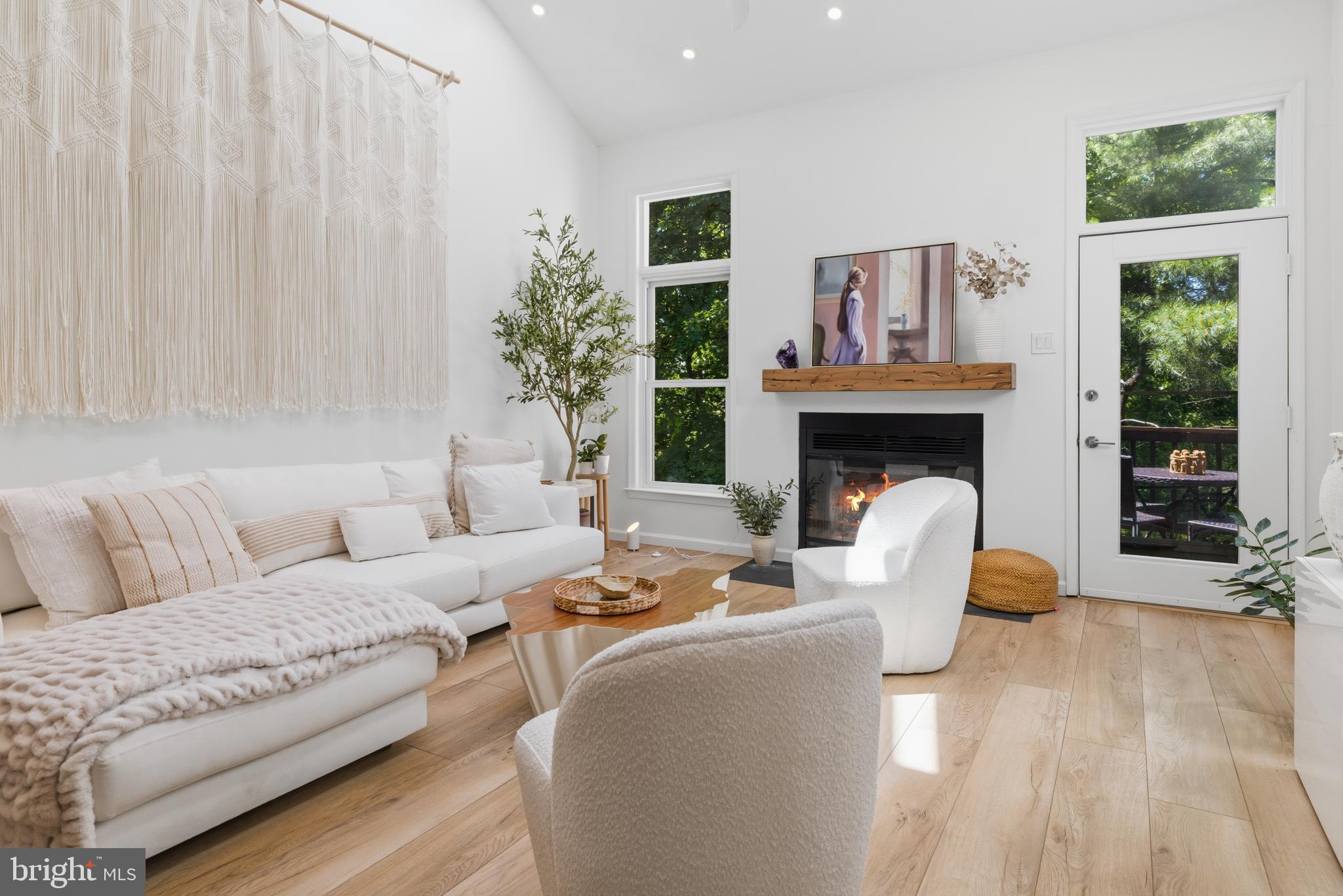 BREYER WOODS - Residential