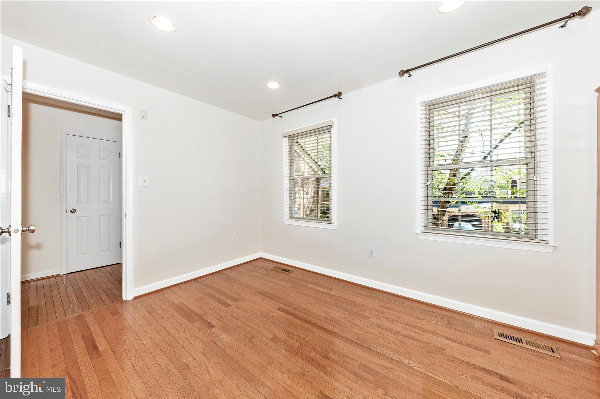 OLD GEORGETOWN VILLAGE - Residential