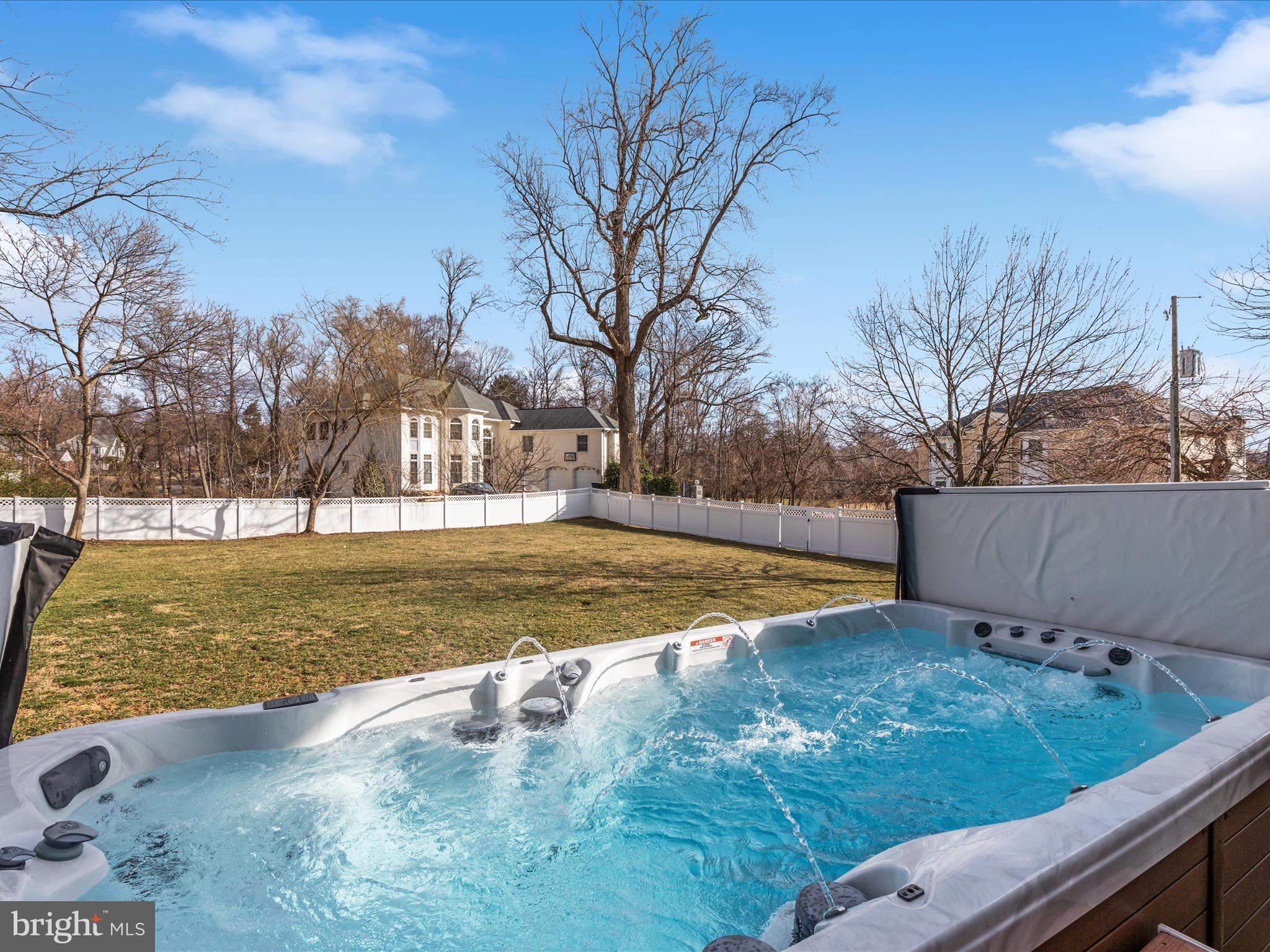 FAIRFAX ACRES - Residential