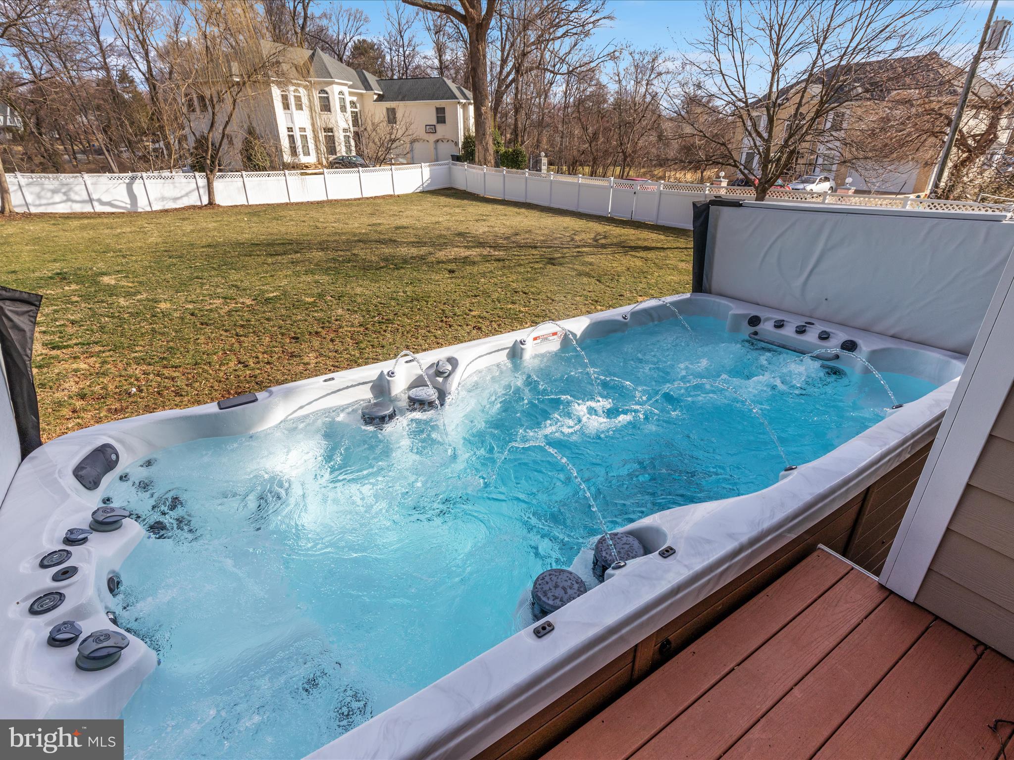 FAIRFAX ACRES - Residential