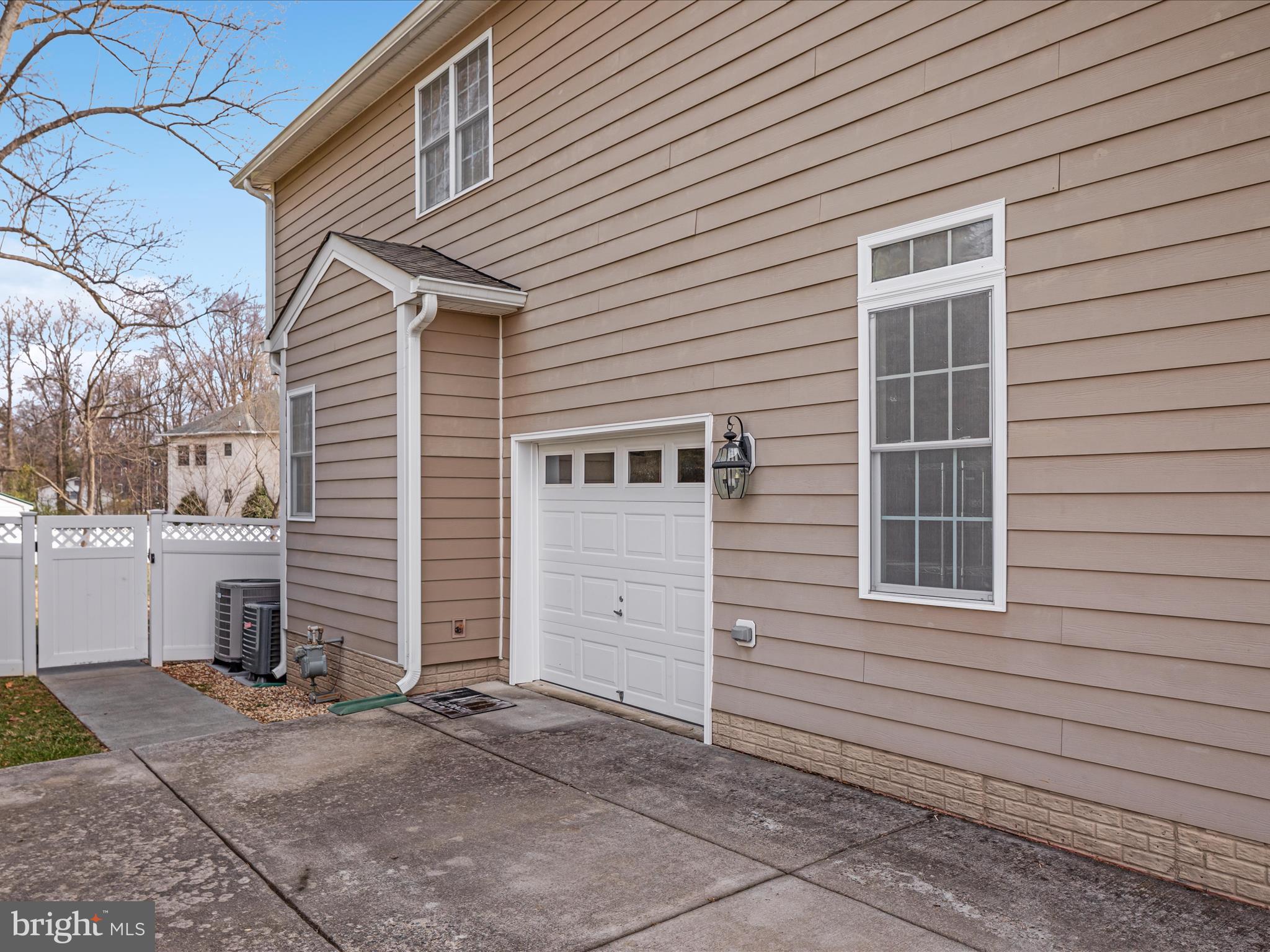 FAIRFAX ACRES - Residential