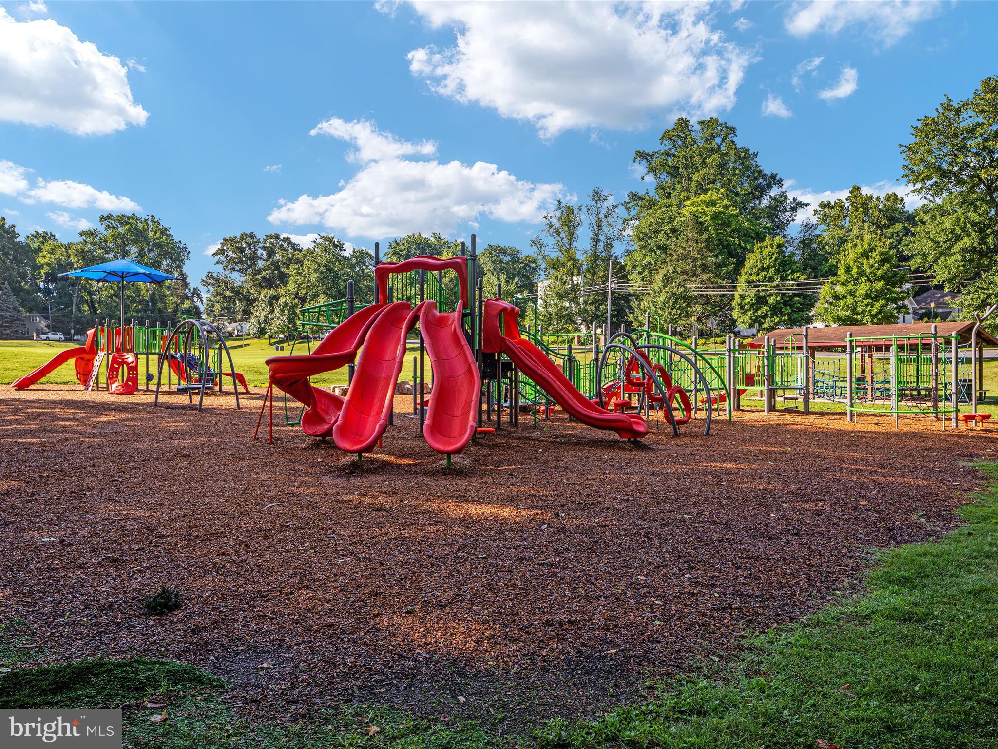 FAIRFAX ACRES - Residential