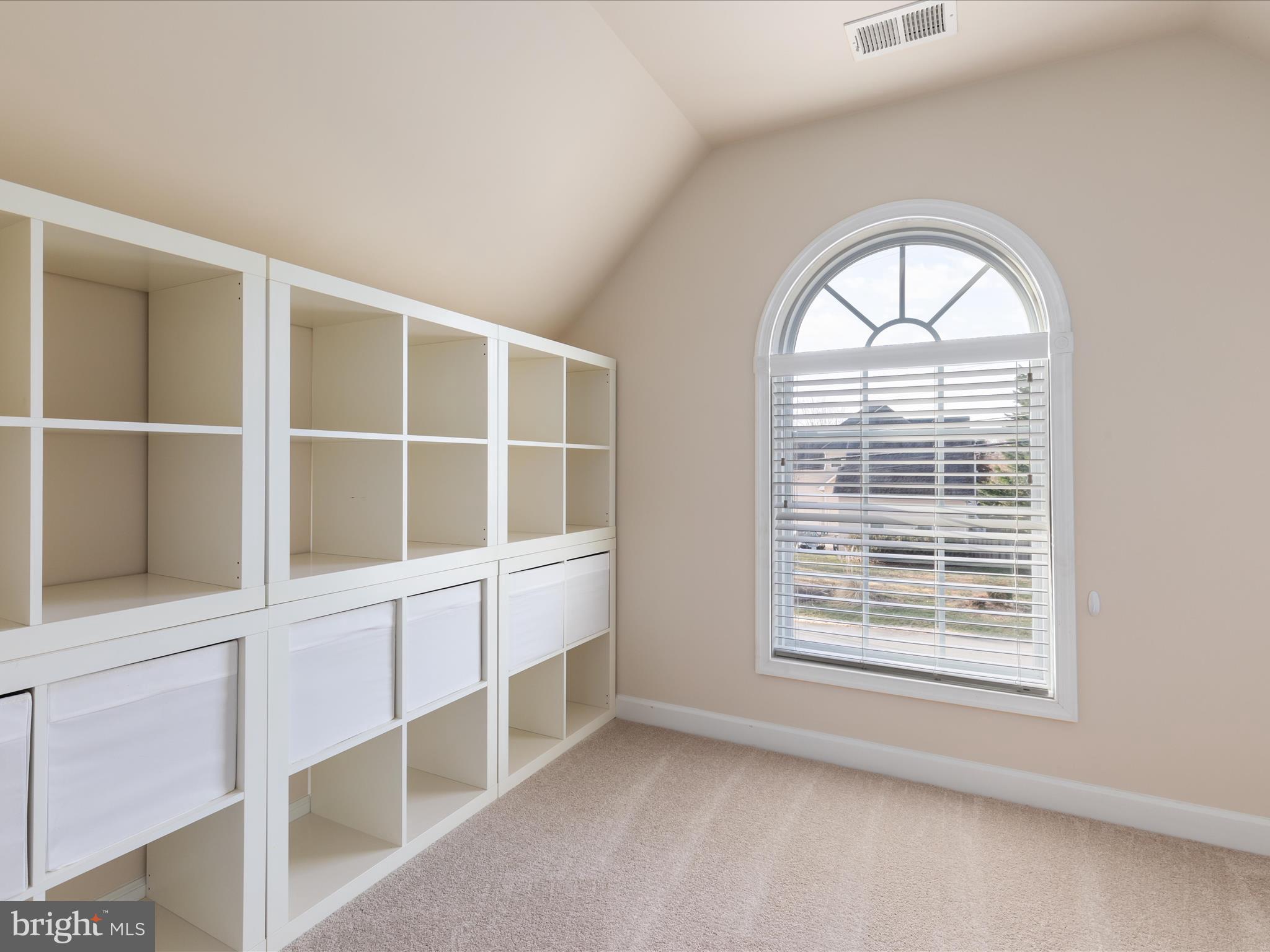 FAIRFAX ACRES - Residential