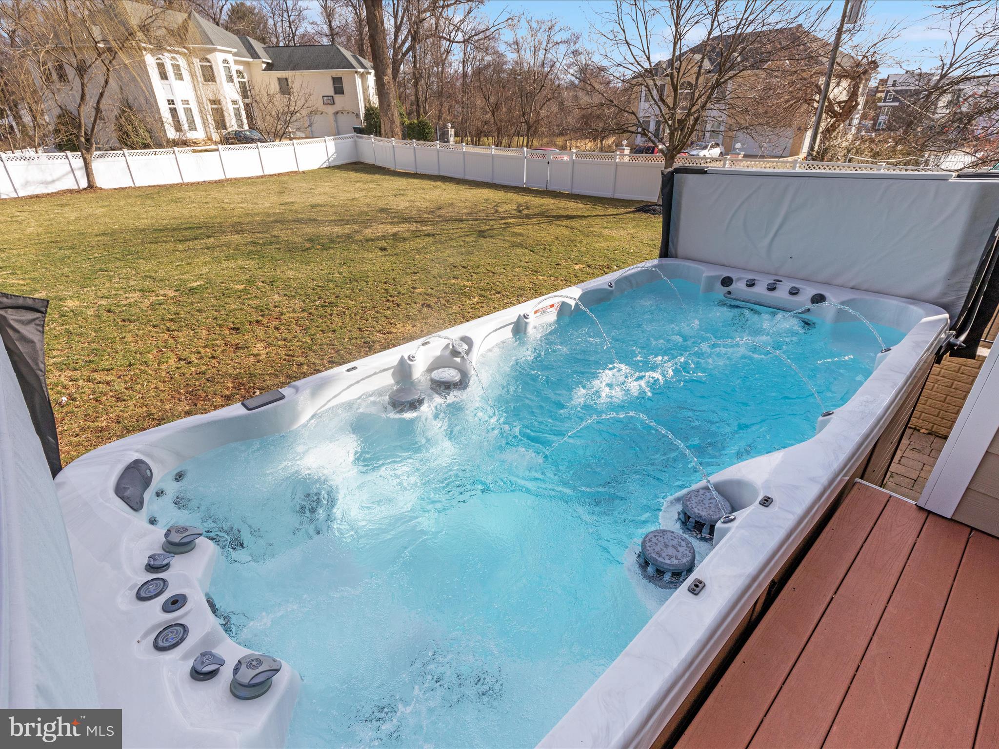 FAIRFAX ACRES - Residential