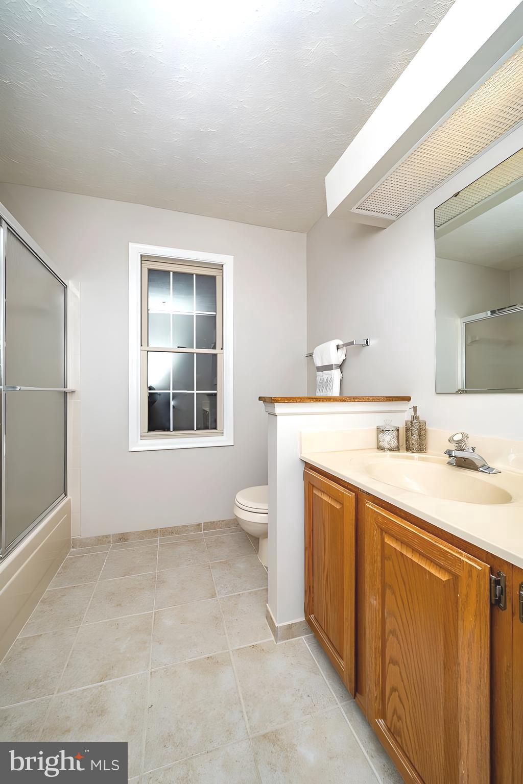 WATERS EDGE AT NORTH LAKE - Residential