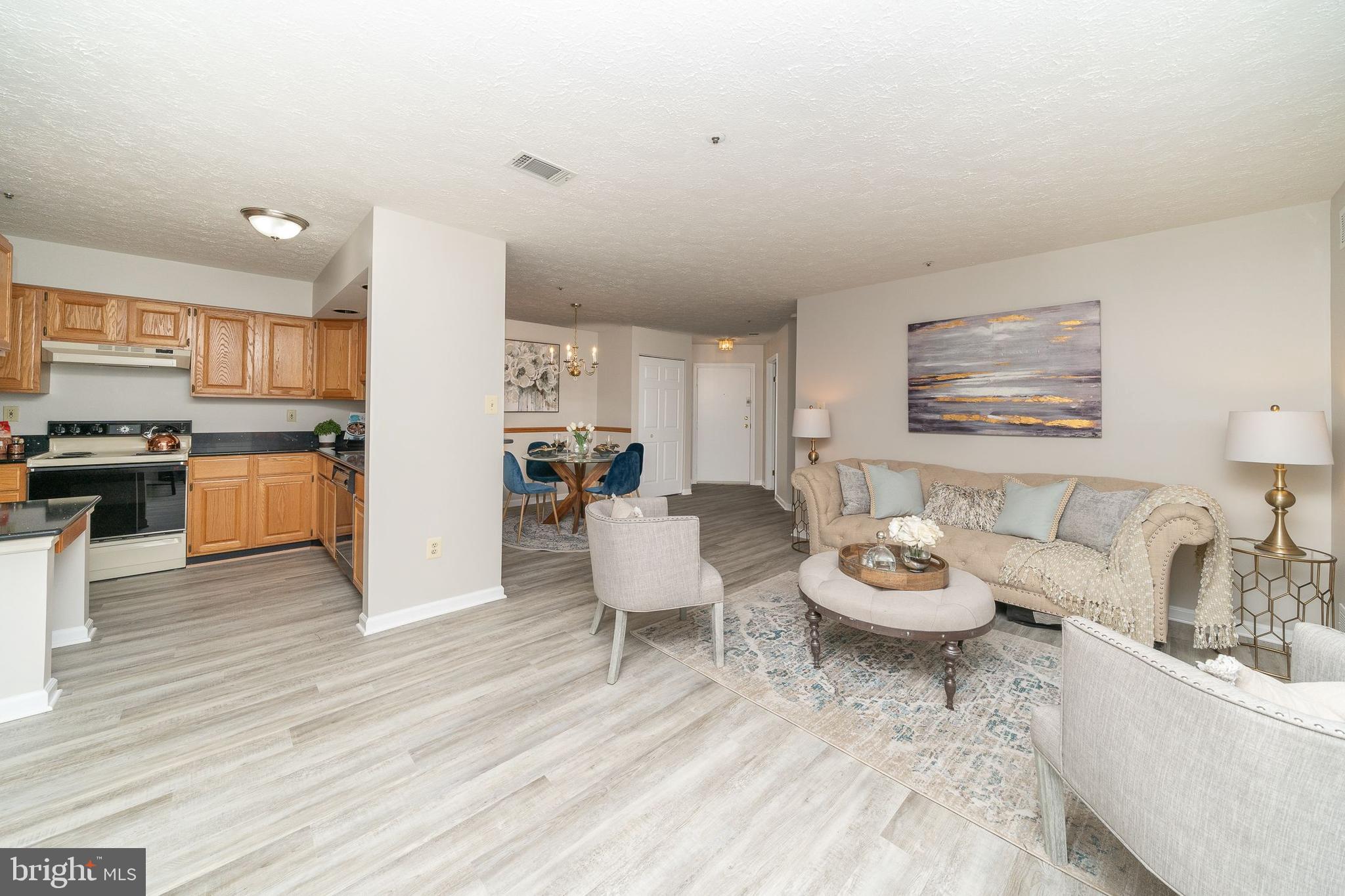 WATERS EDGE AT NORTH LAKE - Residential