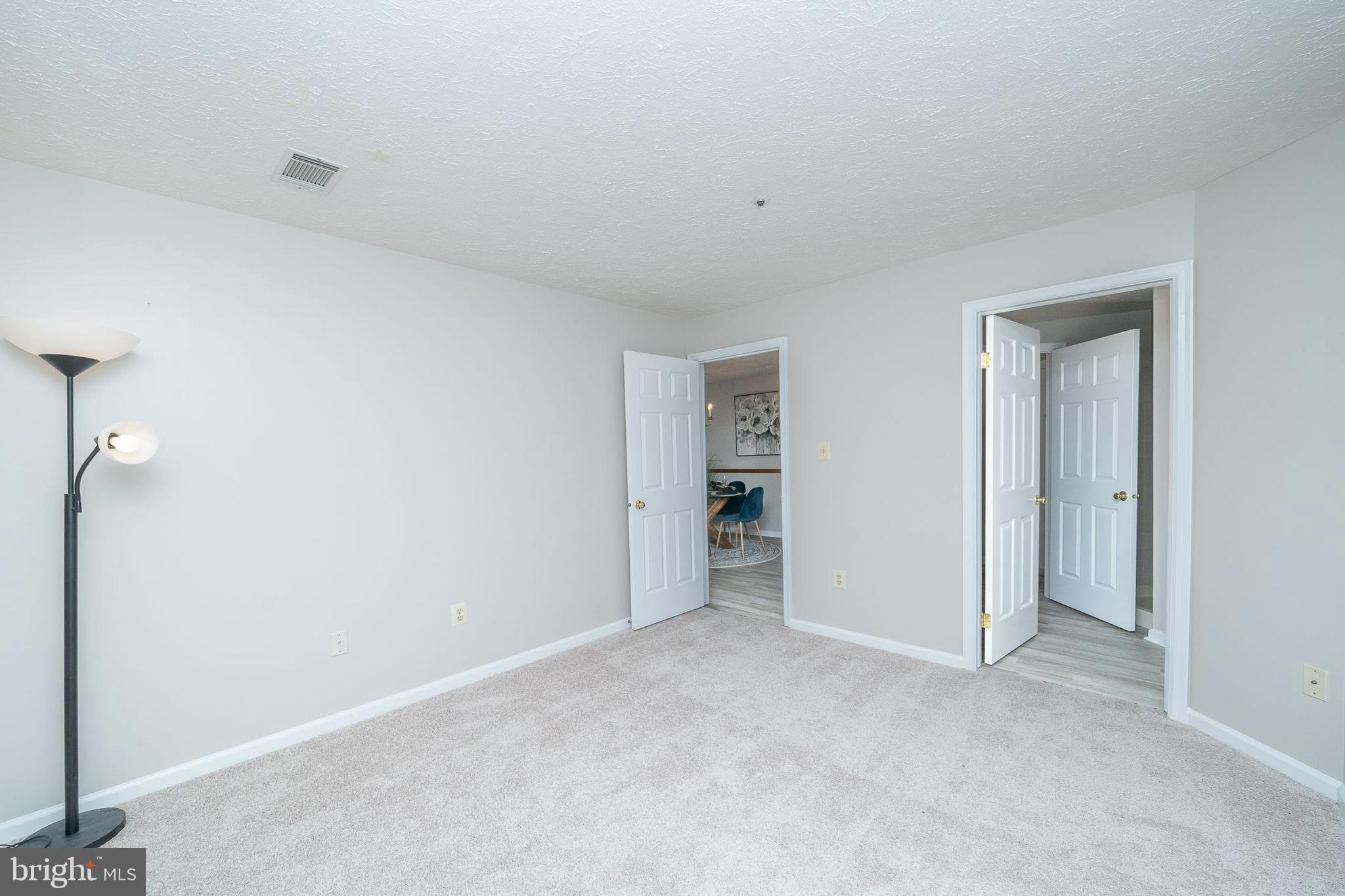 WATERS EDGE AT NORTH LAKE - Residential