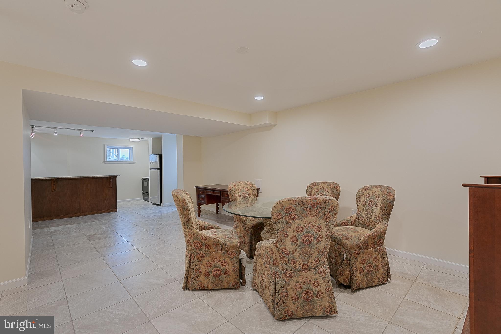 TANTALLON ON THE POTOMAC - Residential Lease