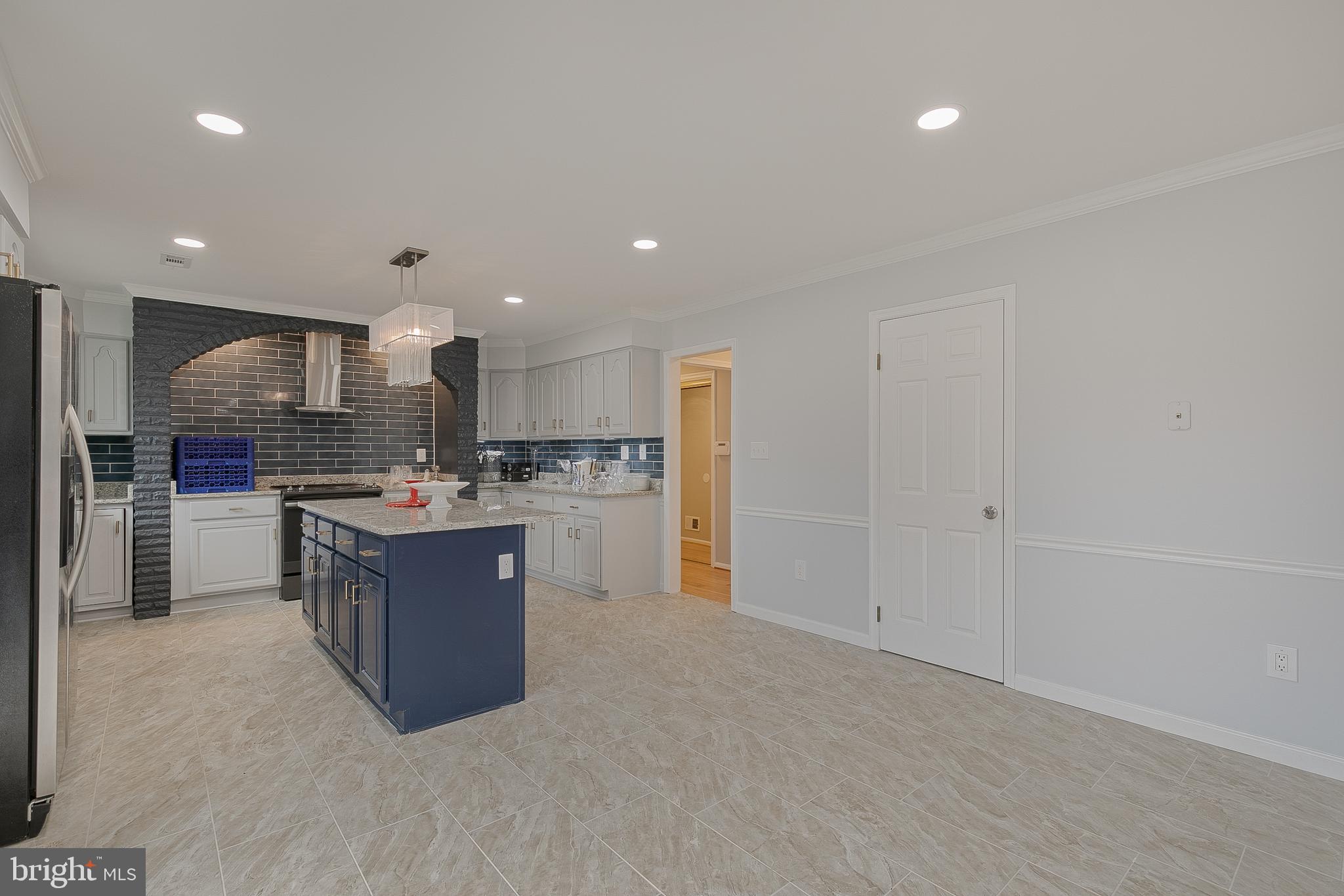 TANTALLON ON THE POTOMAC - Residential Lease