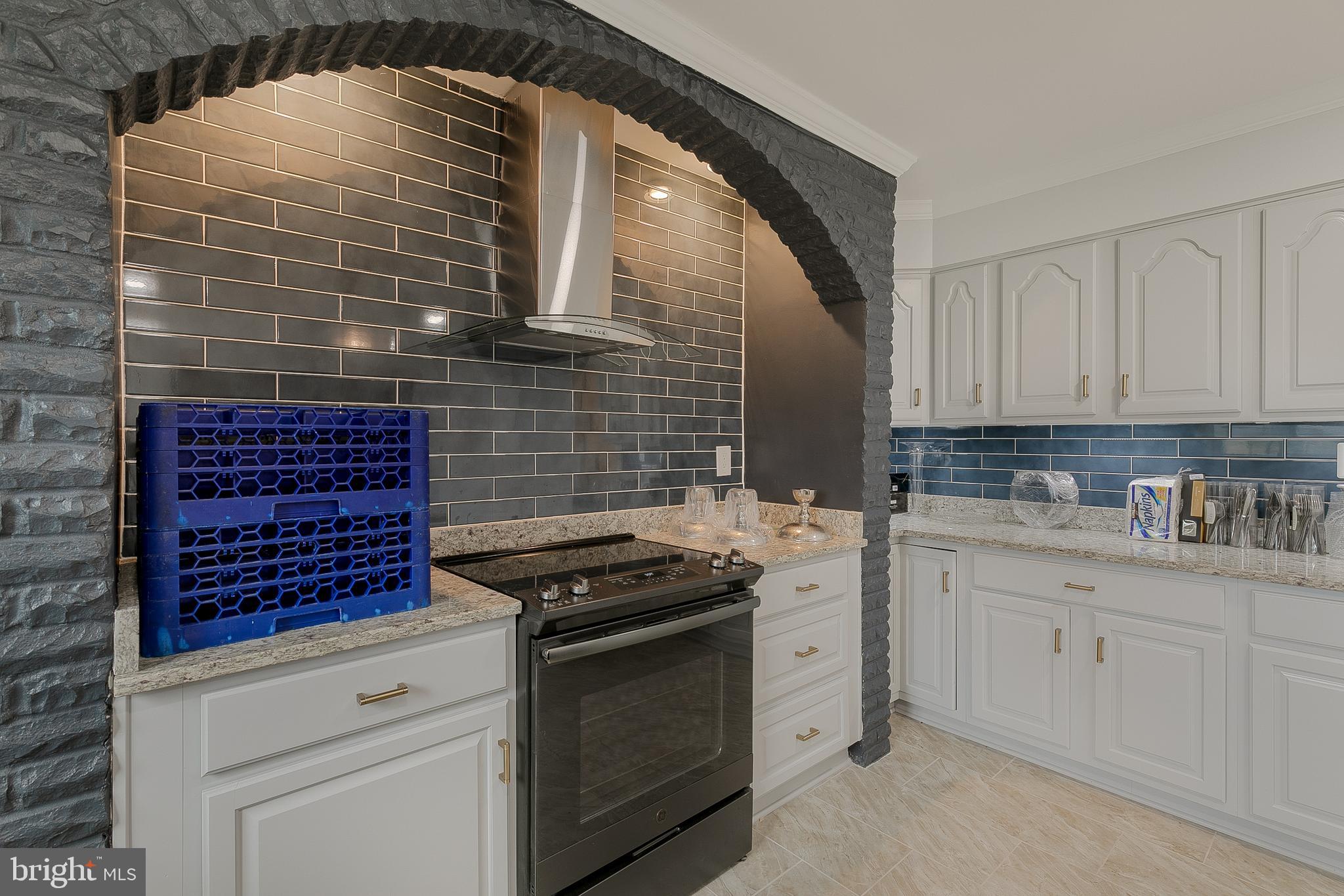 TANTALLON ON THE POTOMAC - Residential Lease