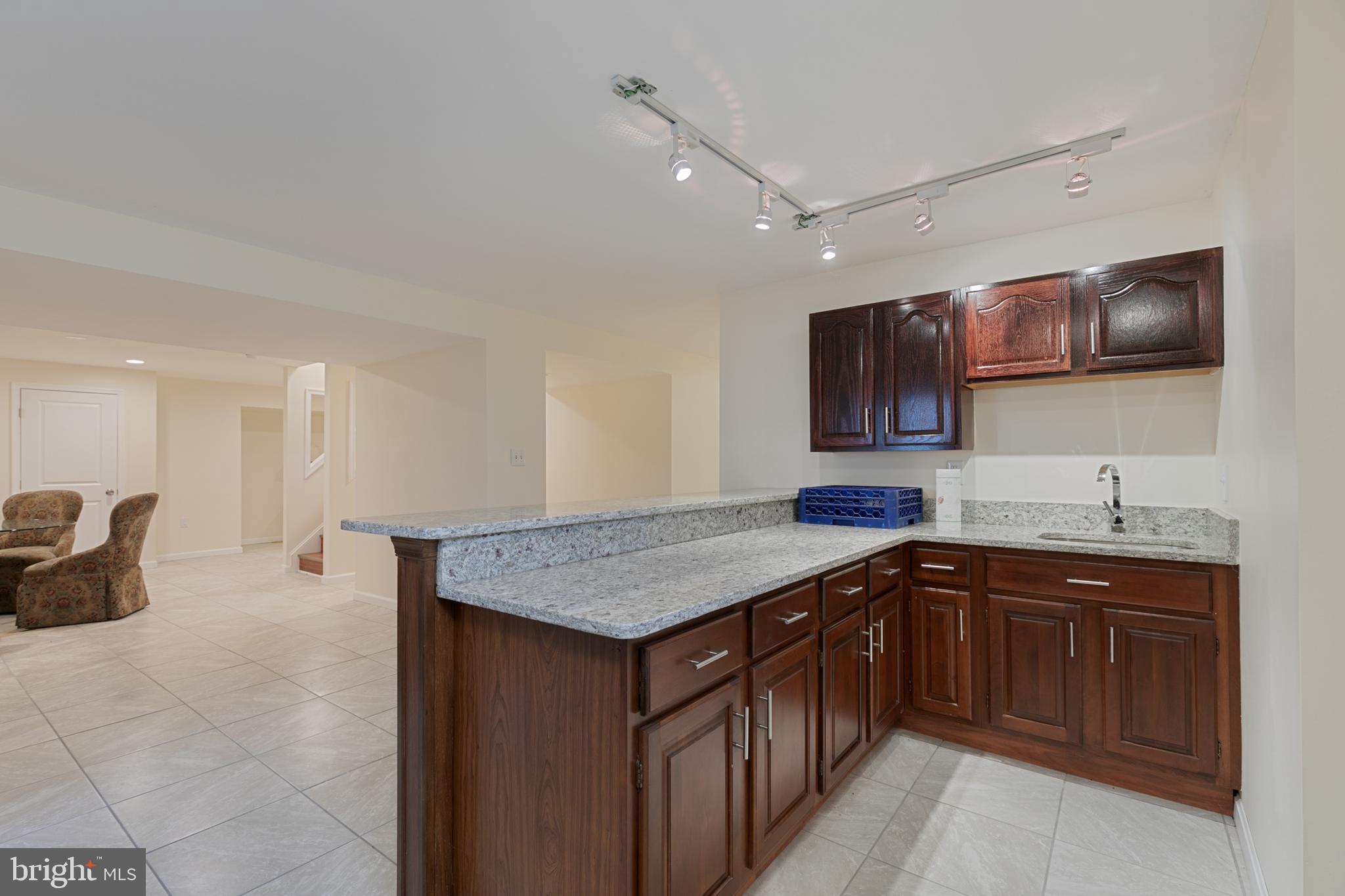 TANTALLON ON THE POTOMAC - Residential Lease