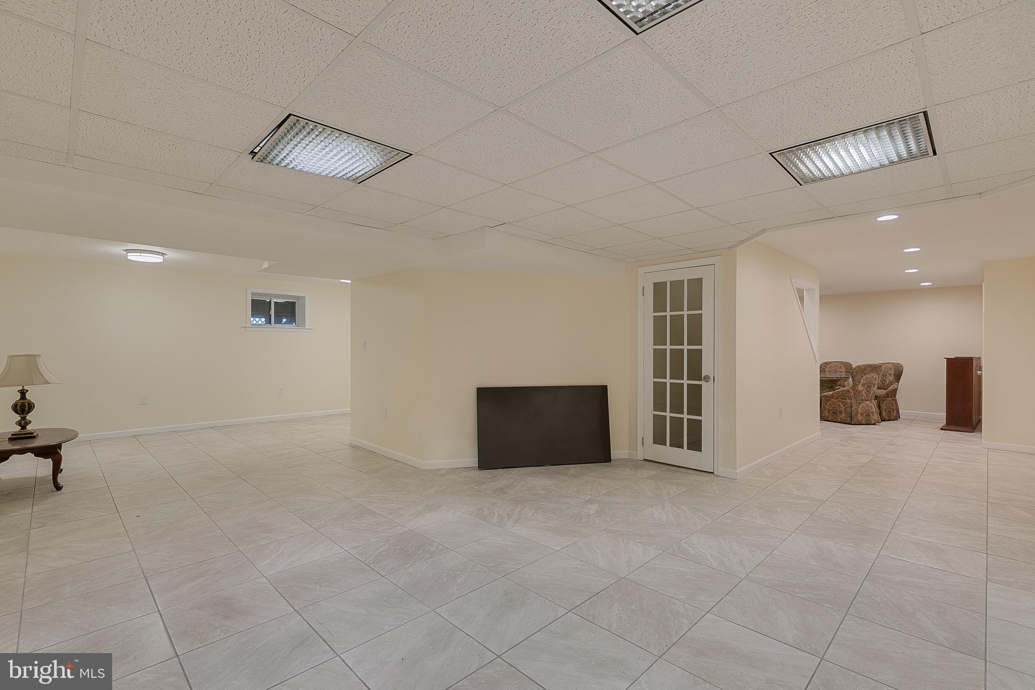 TANTALLON ON THE POTOMAC - Residential Lease