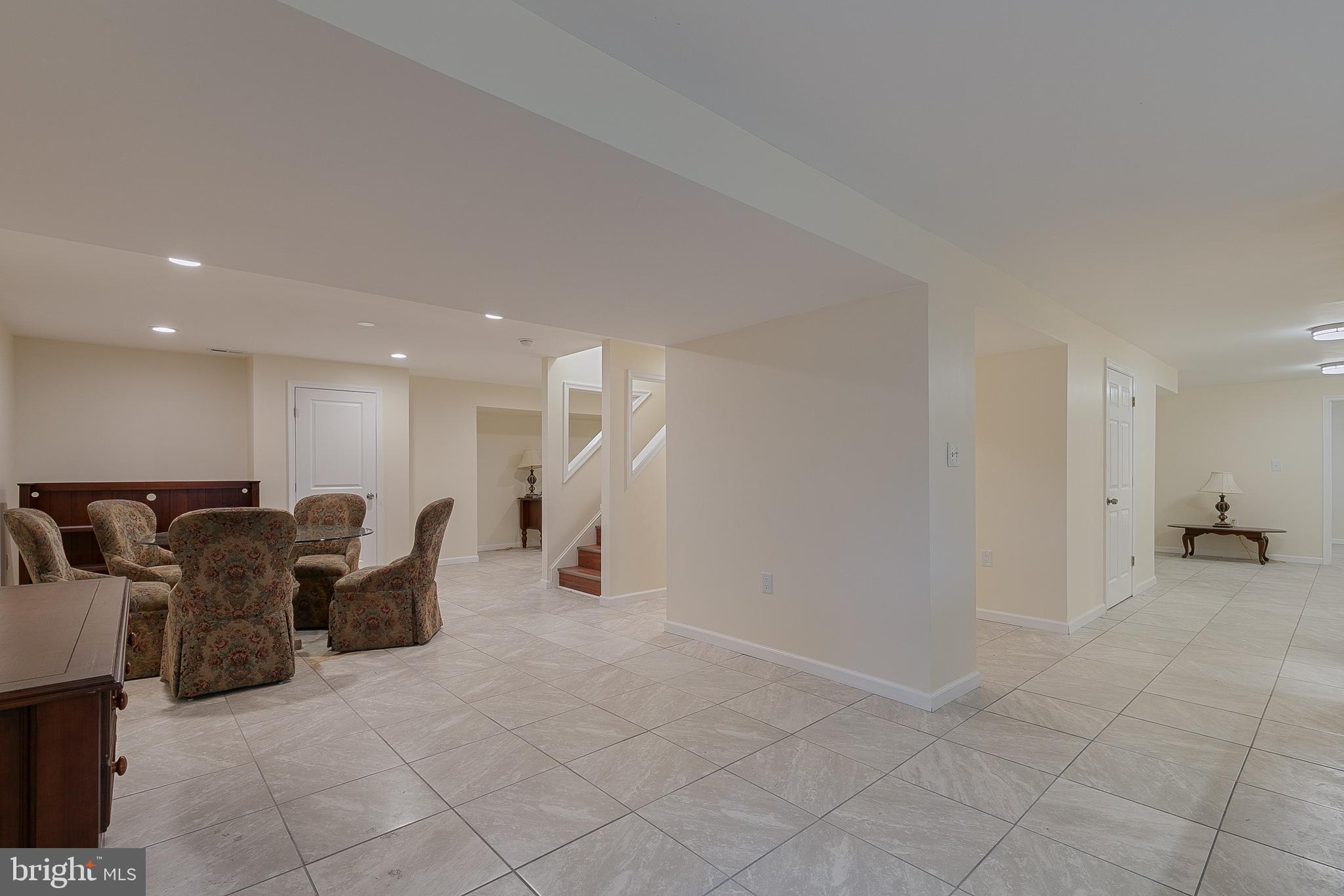 TANTALLON ON THE POTOMAC - Residential Lease