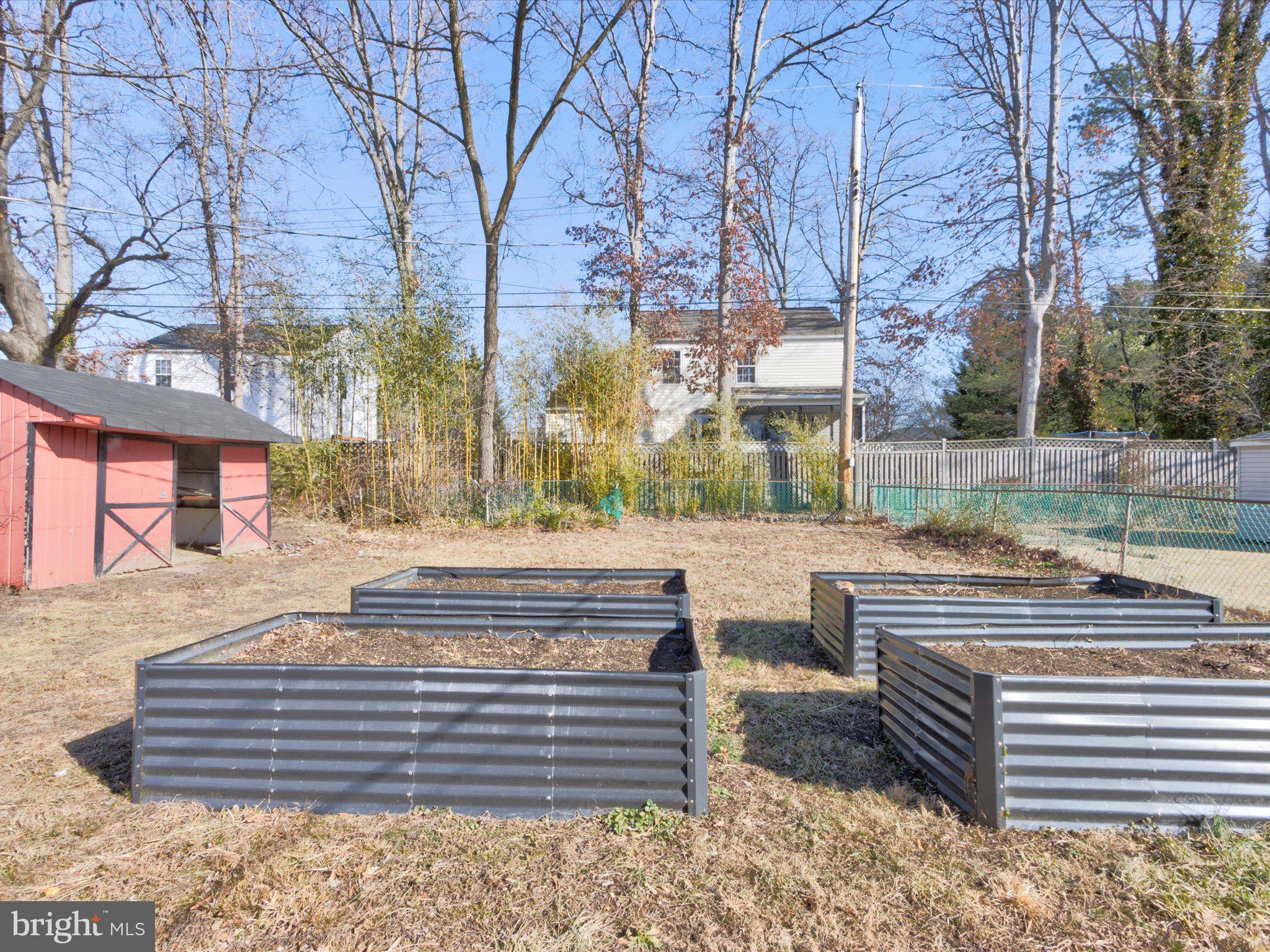 MUNROE GARDENS - Residential