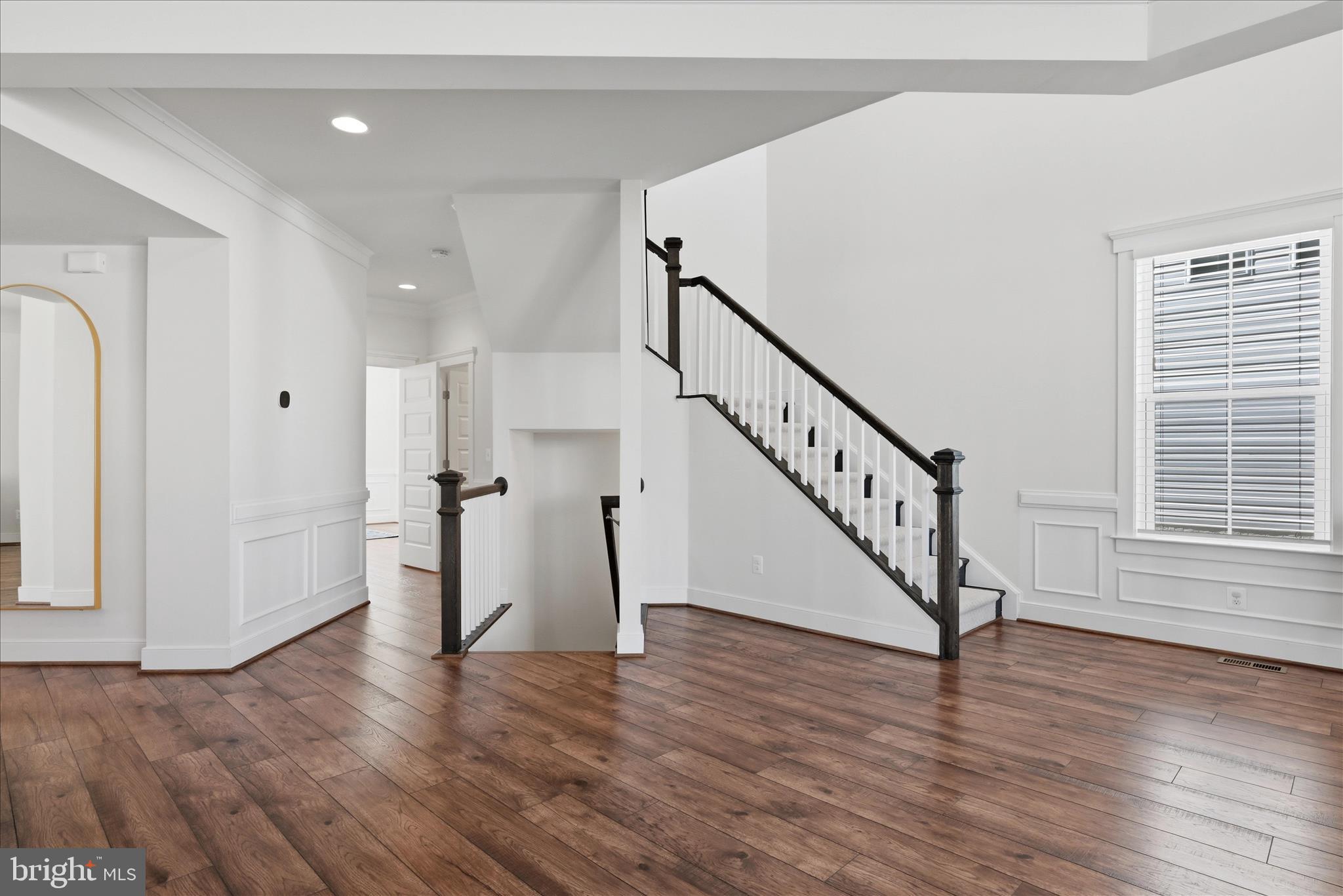 ROUND HILL - Residential
