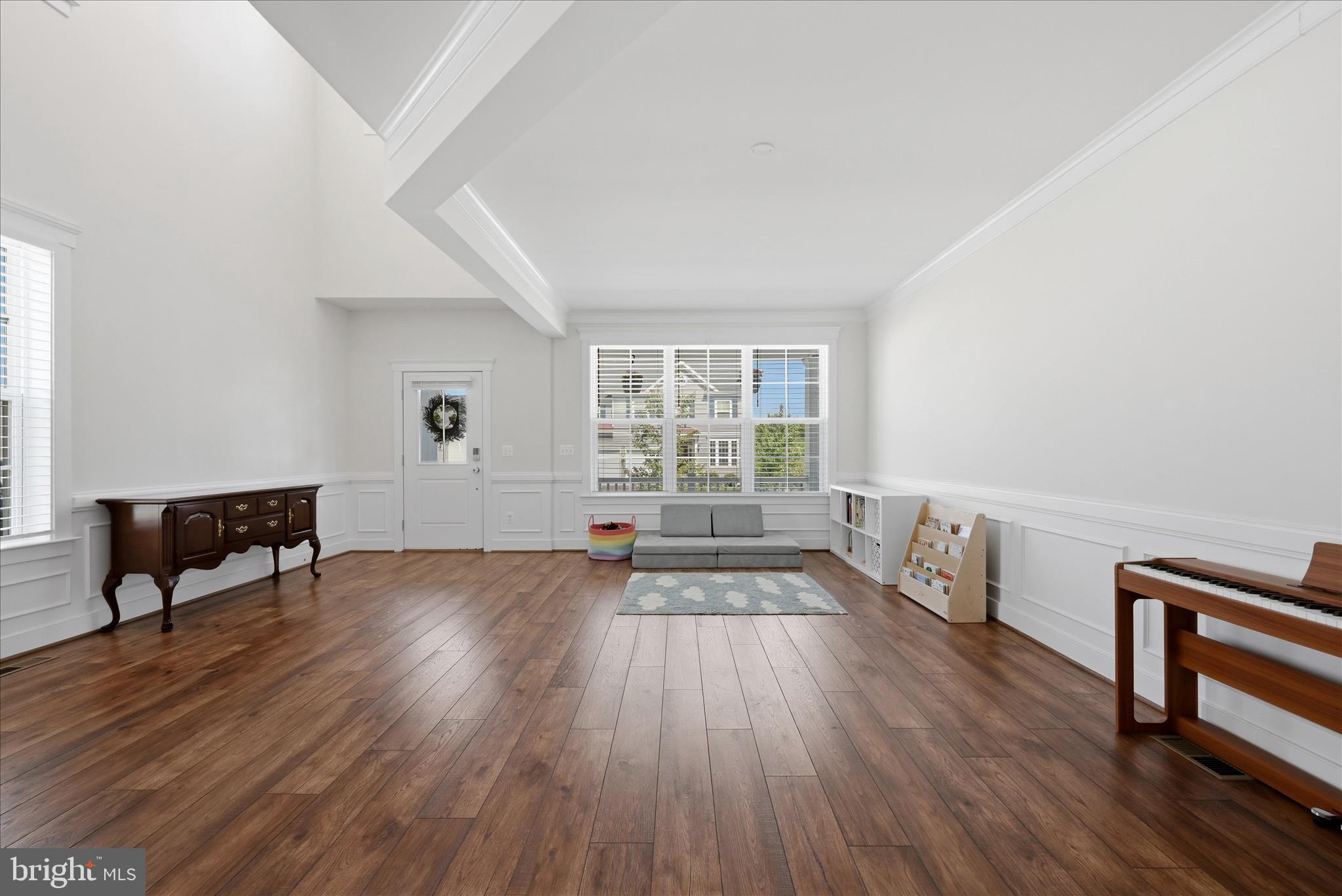 ROUND HILL - Residential