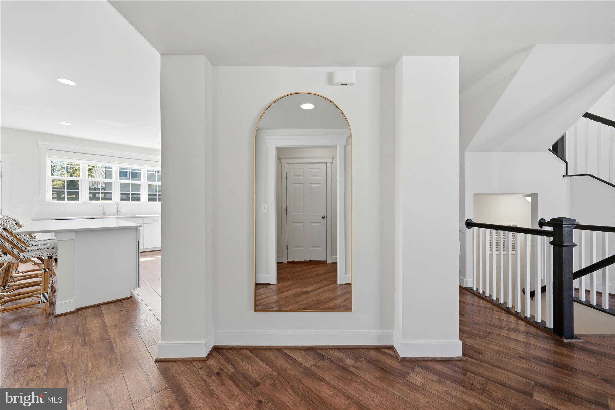 ROUND HILL - Residential