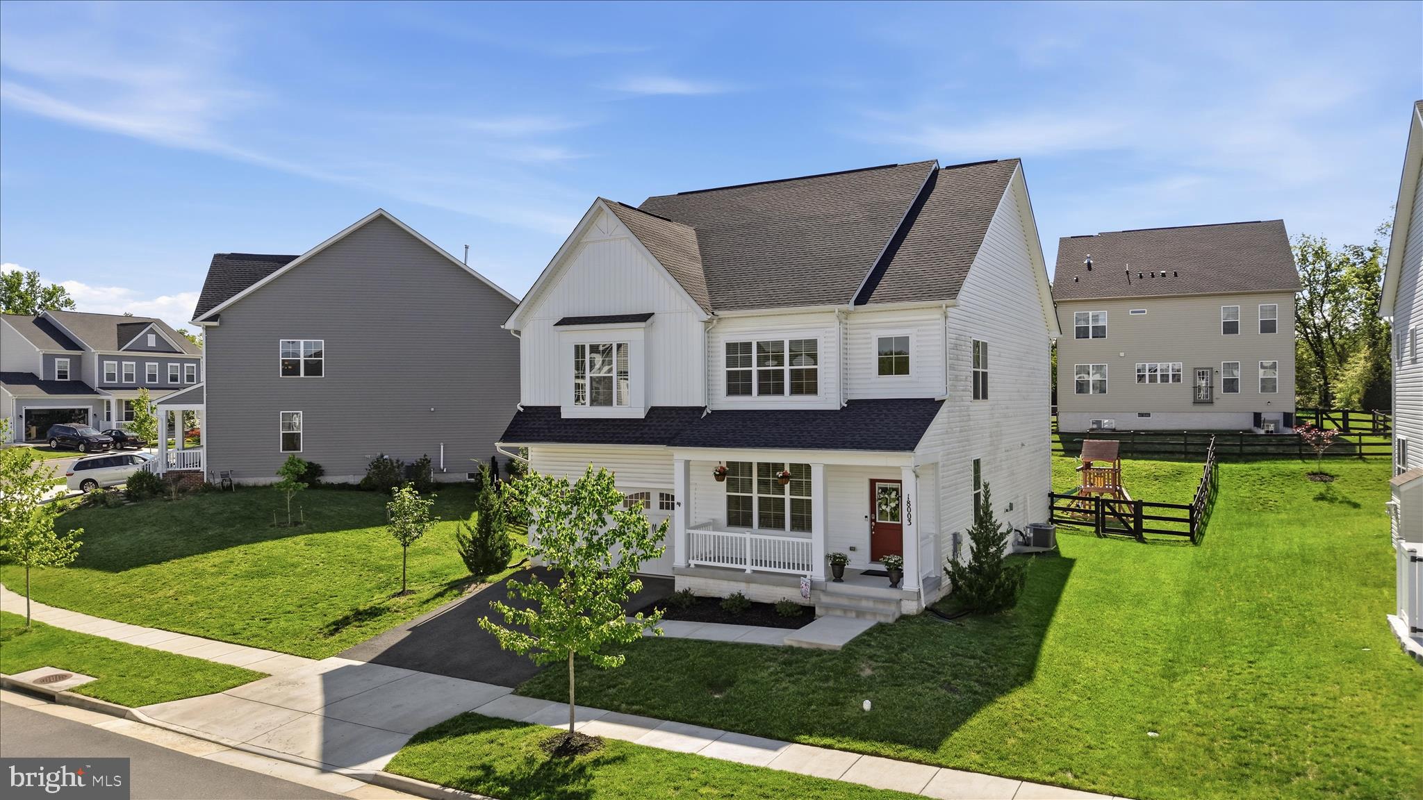 ROUND HILL - Residential