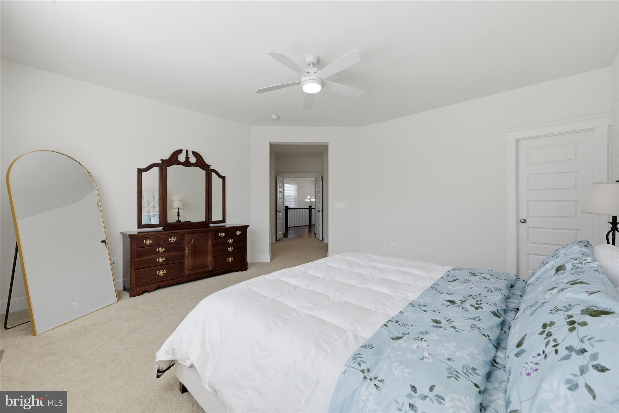 ROUND HILL - Residential