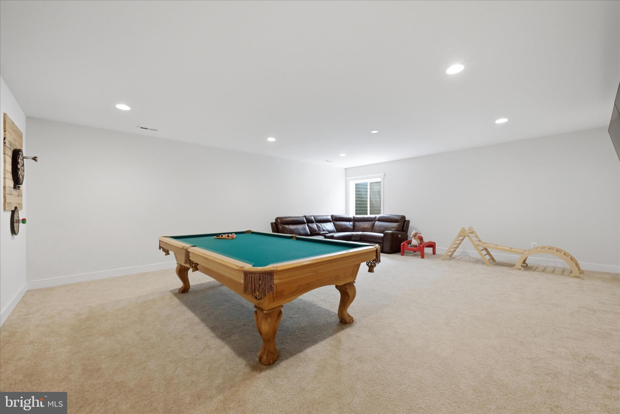ROUND HILL - Residential