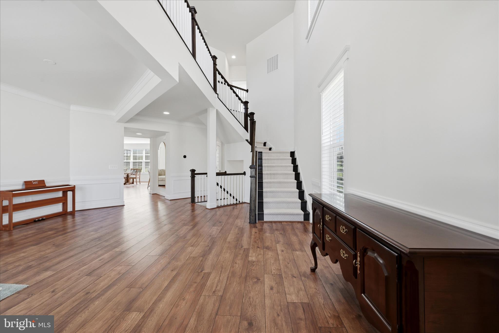 ROUND HILL - Residential