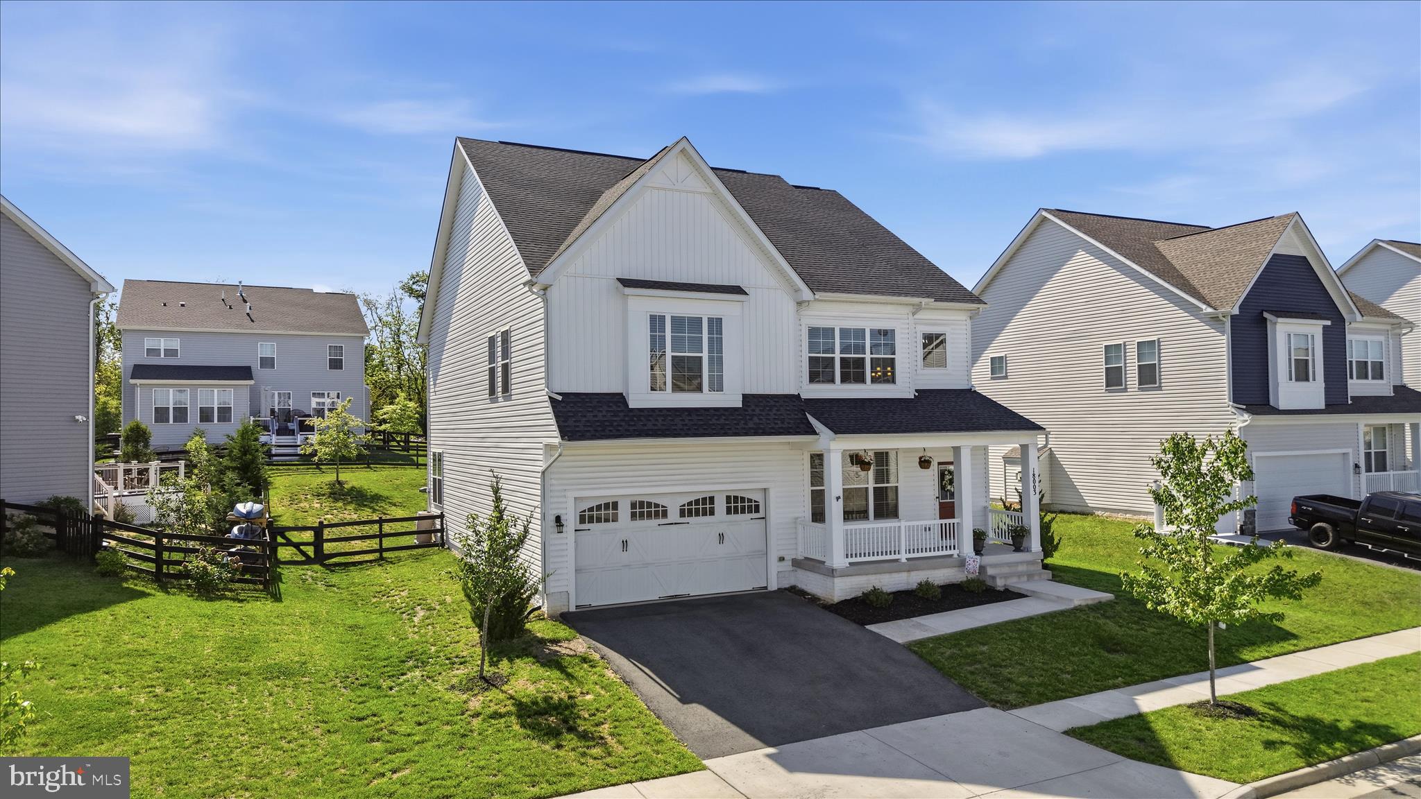 ROUND HILL - Residential