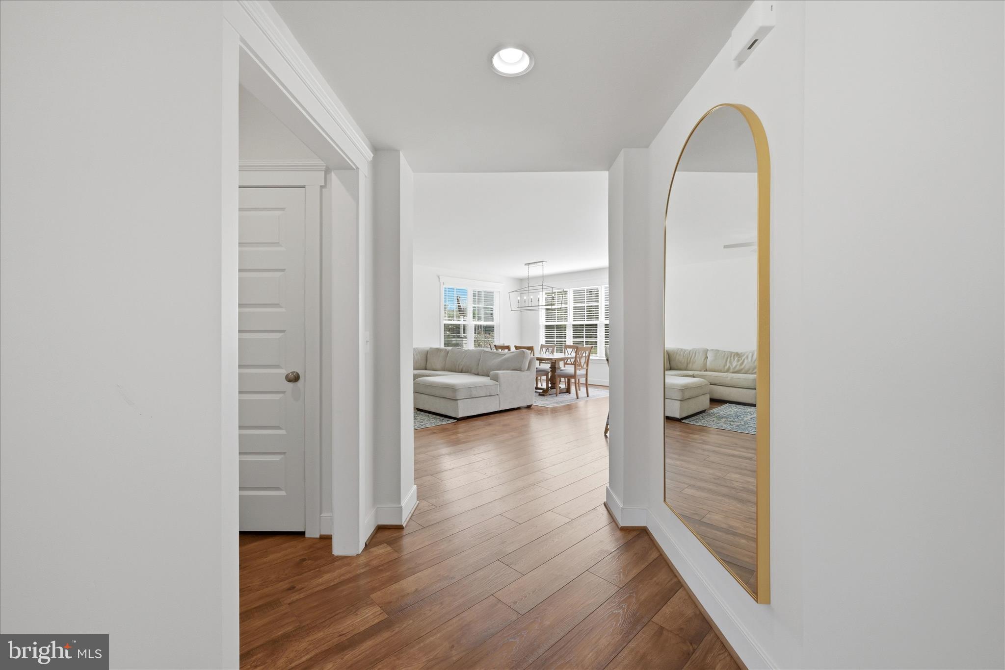 ROUND HILL - Residential