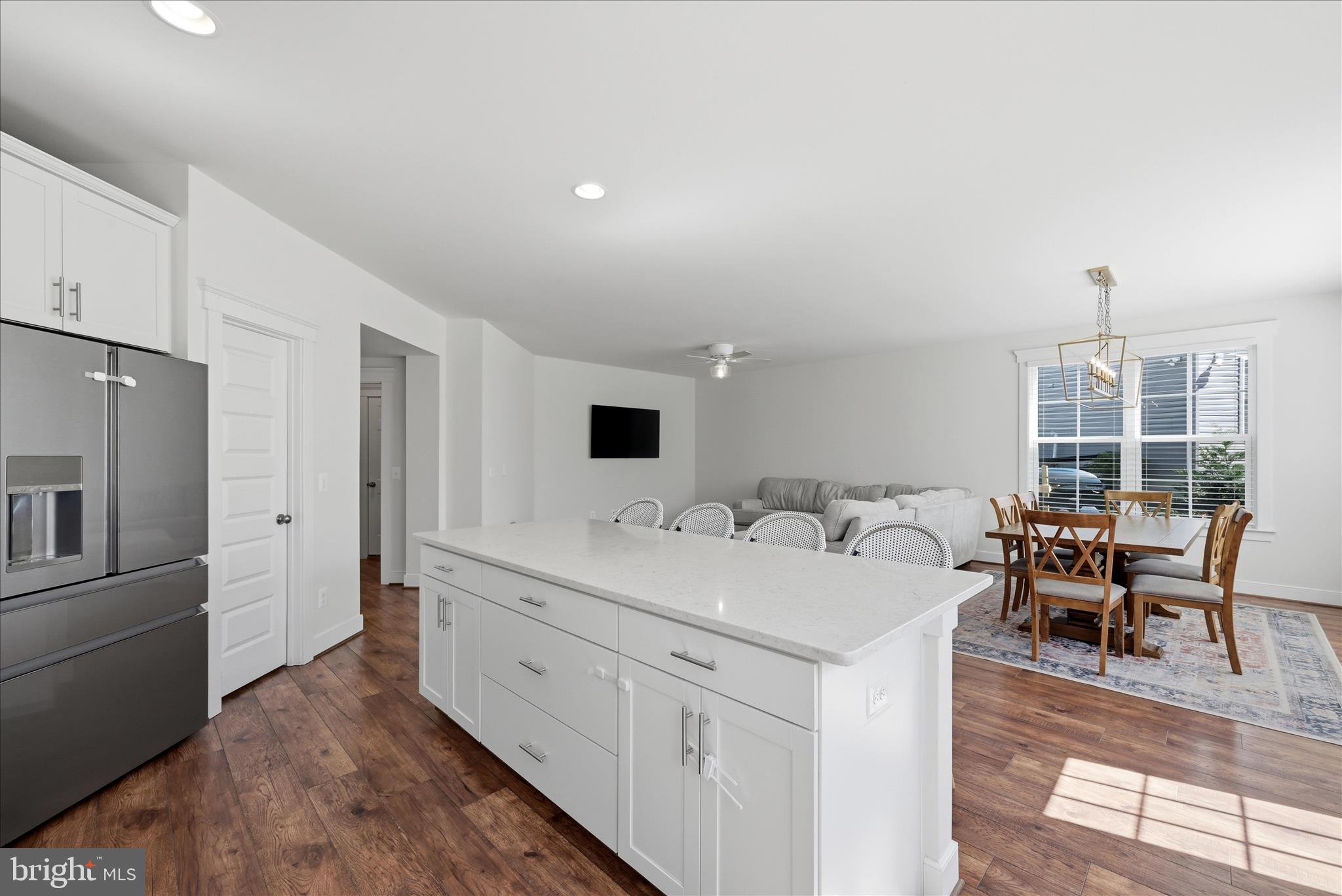 ROUND HILL - Residential