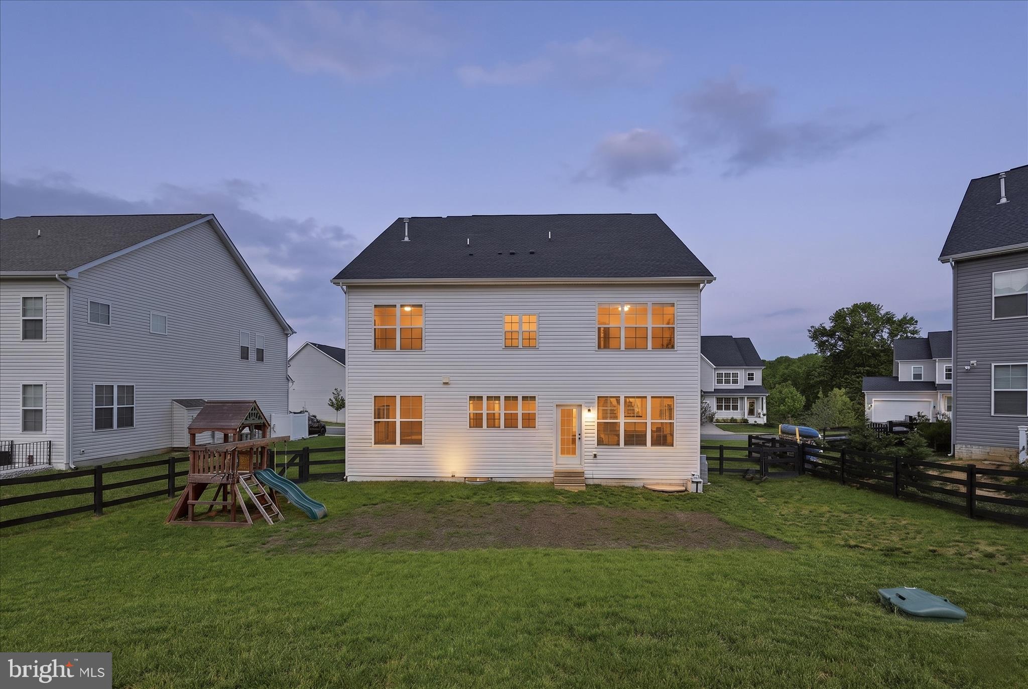 ROUND HILL - Residential