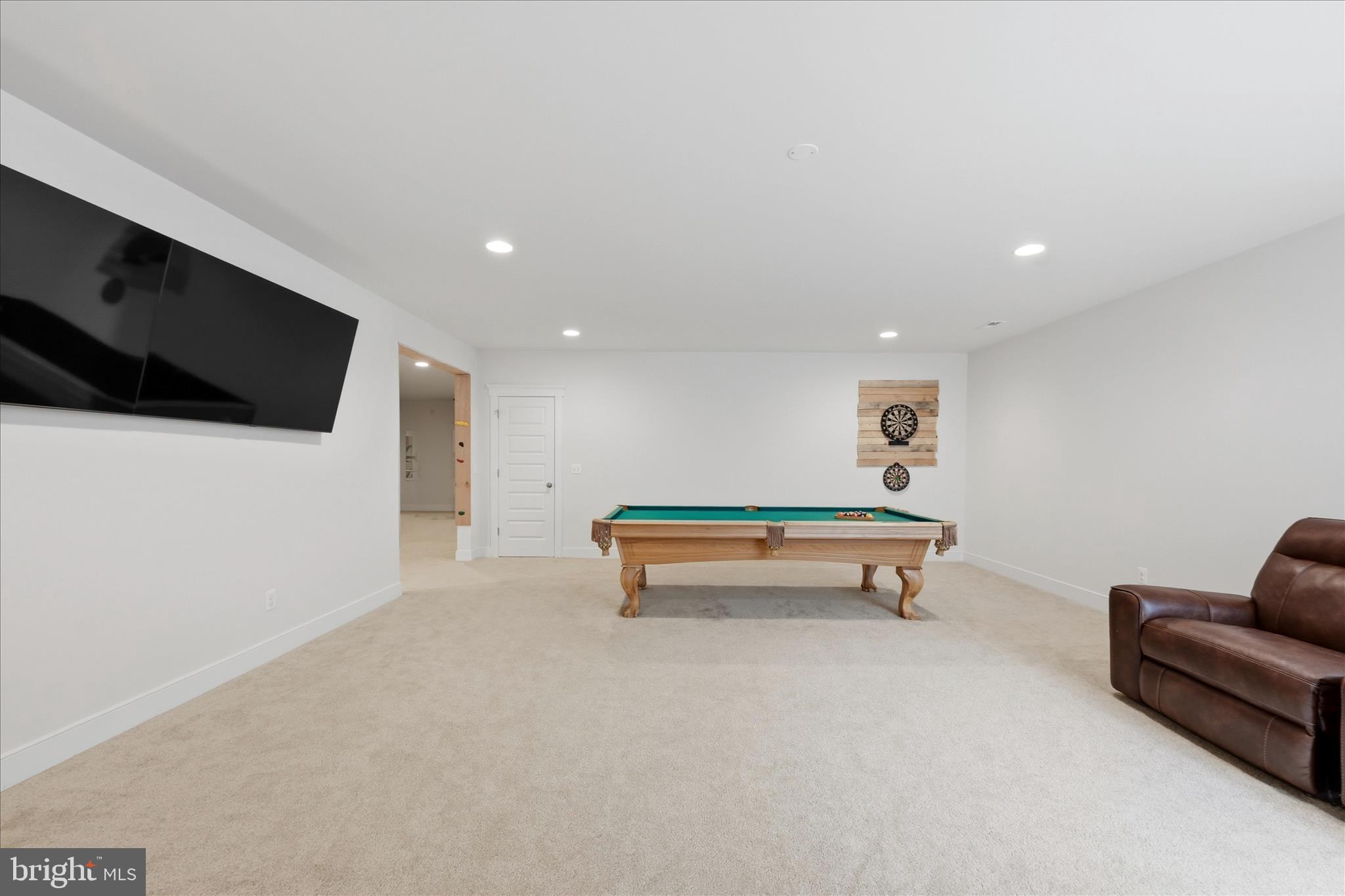 ROUND HILL - Residential