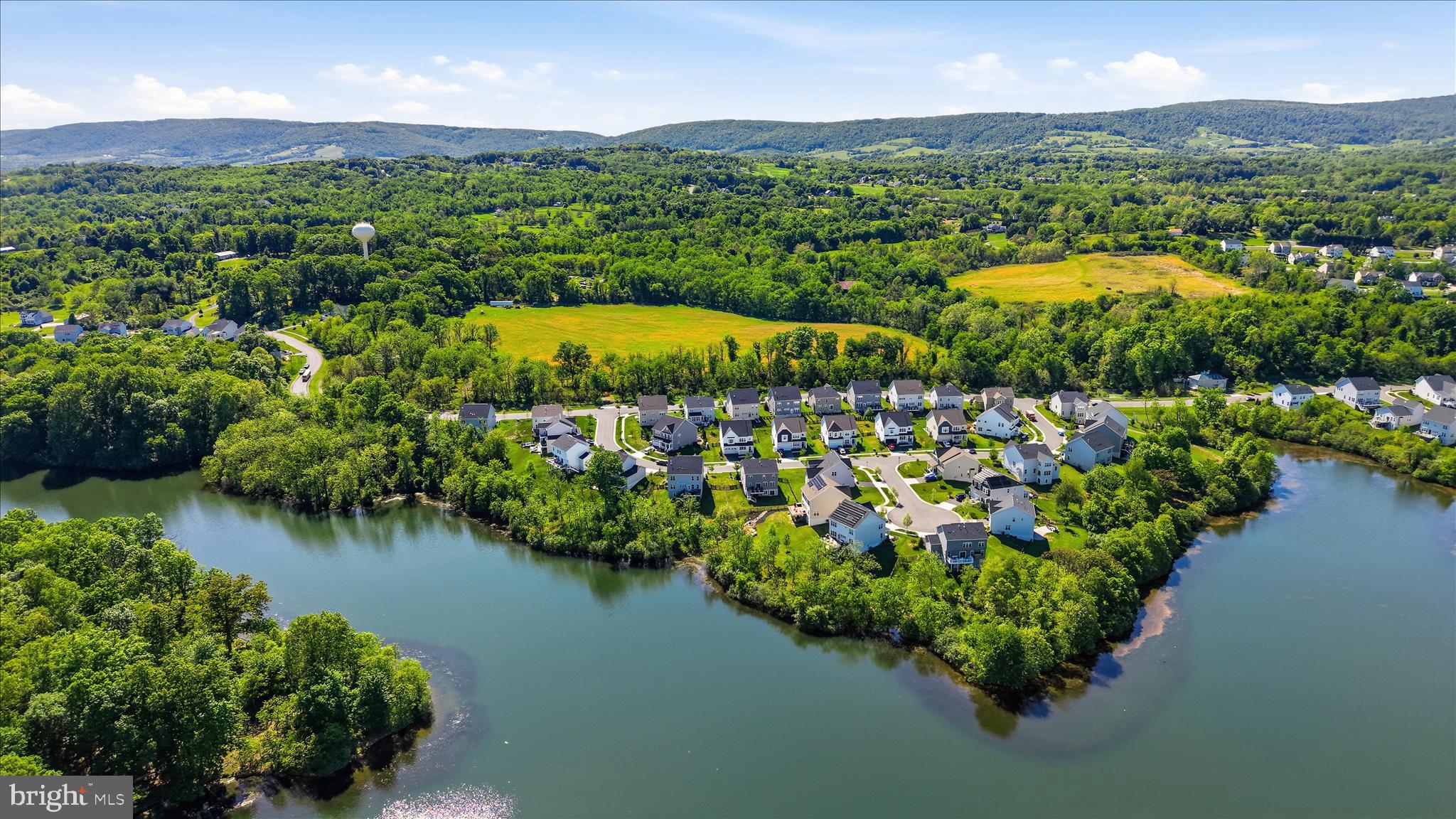 ROUND HILL - Residential