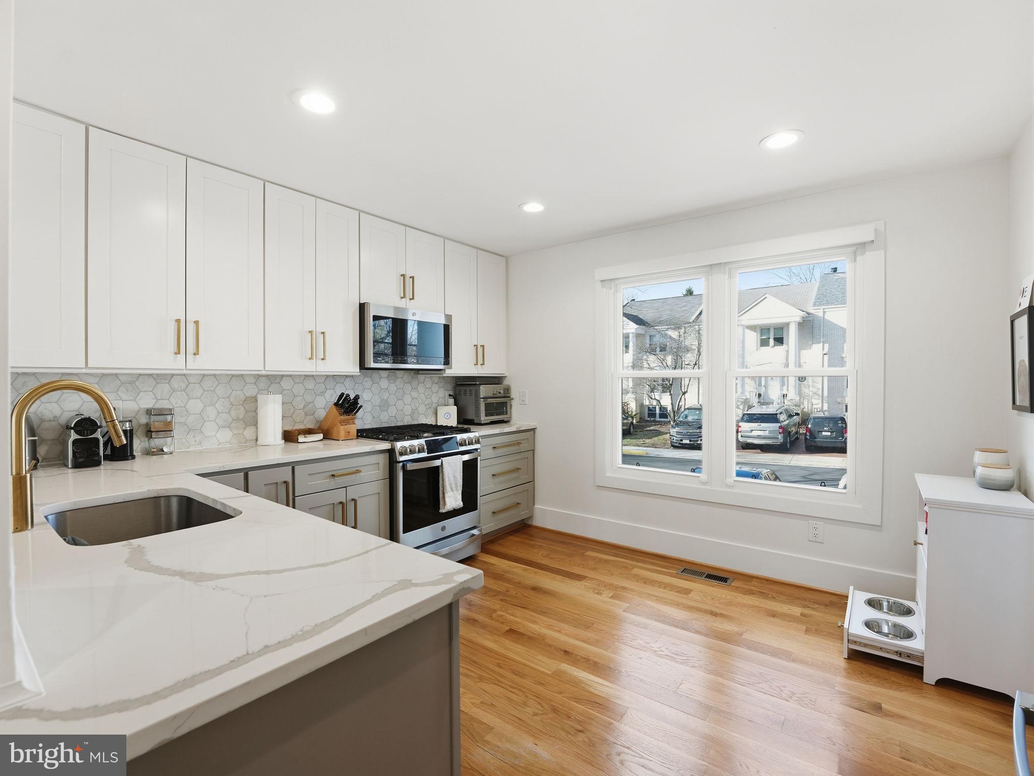 MONTICELLO OF TYSONS - Residential