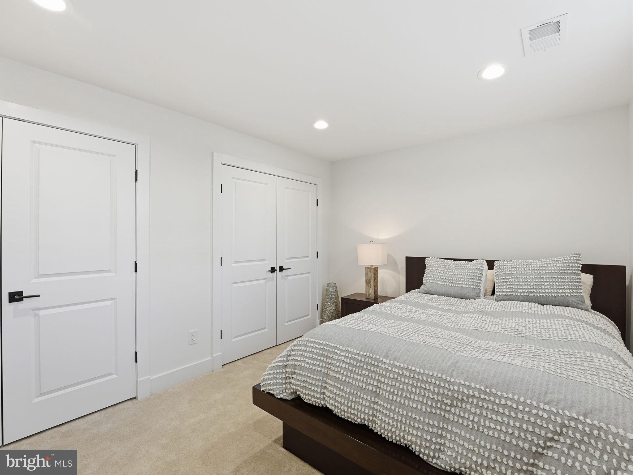 MONTICELLO OF TYSONS - Residential