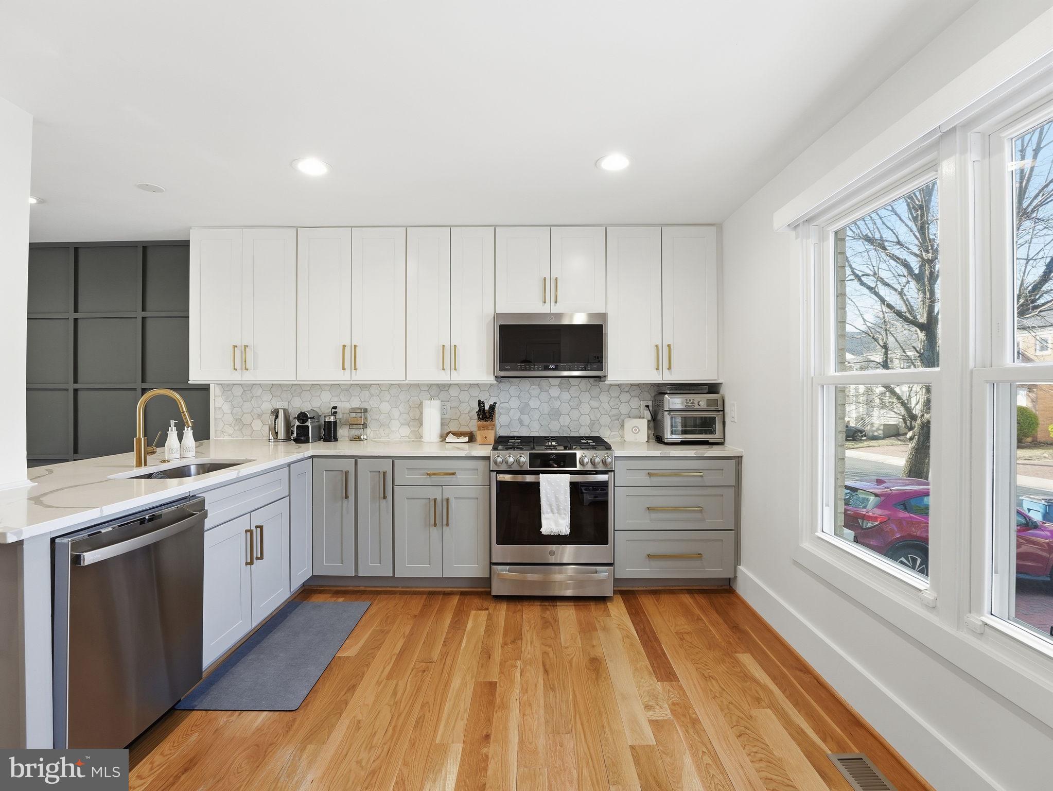 MONTICELLO OF TYSONS - Residential