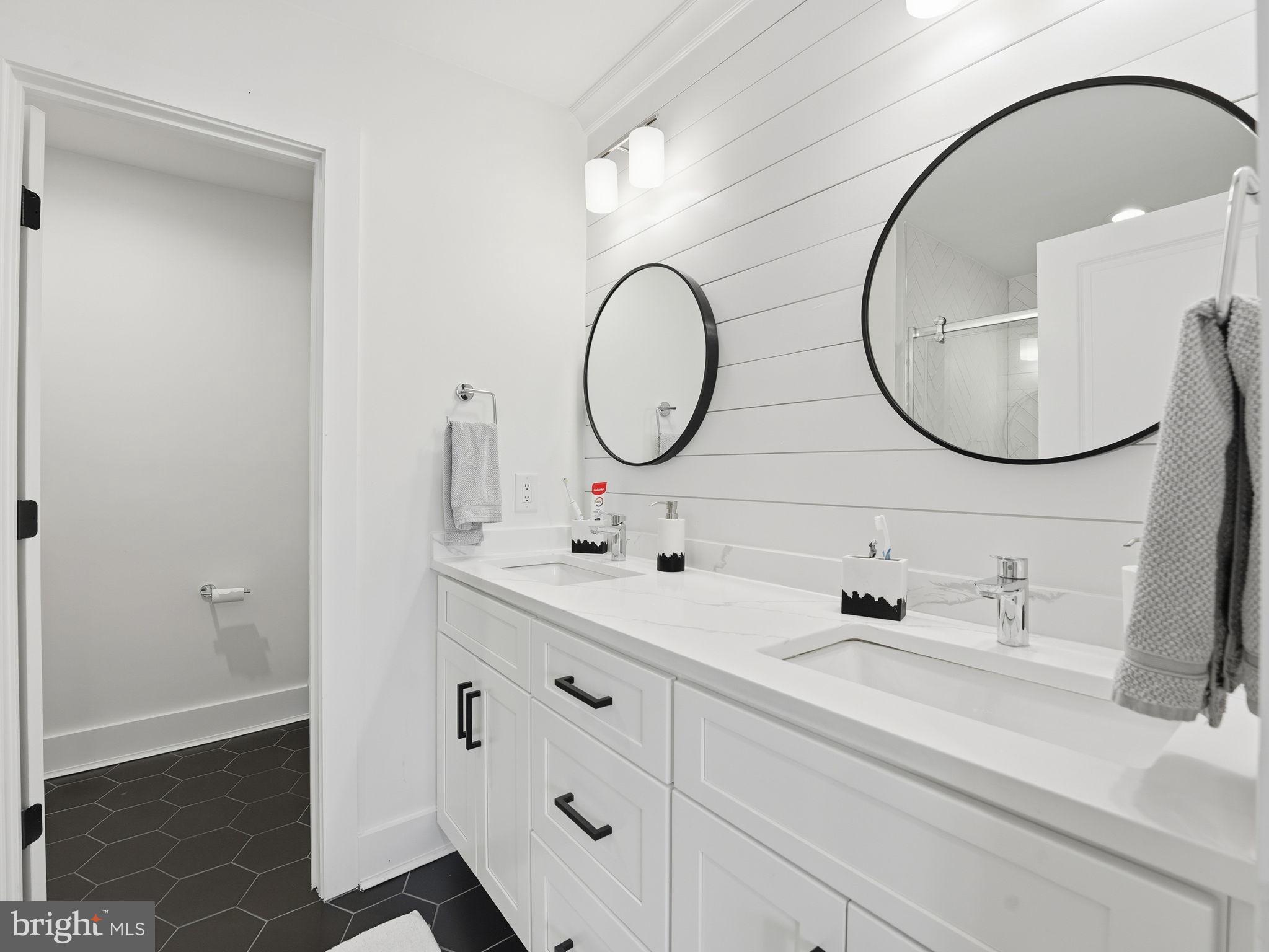 MONTICELLO OF TYSONS - Residential