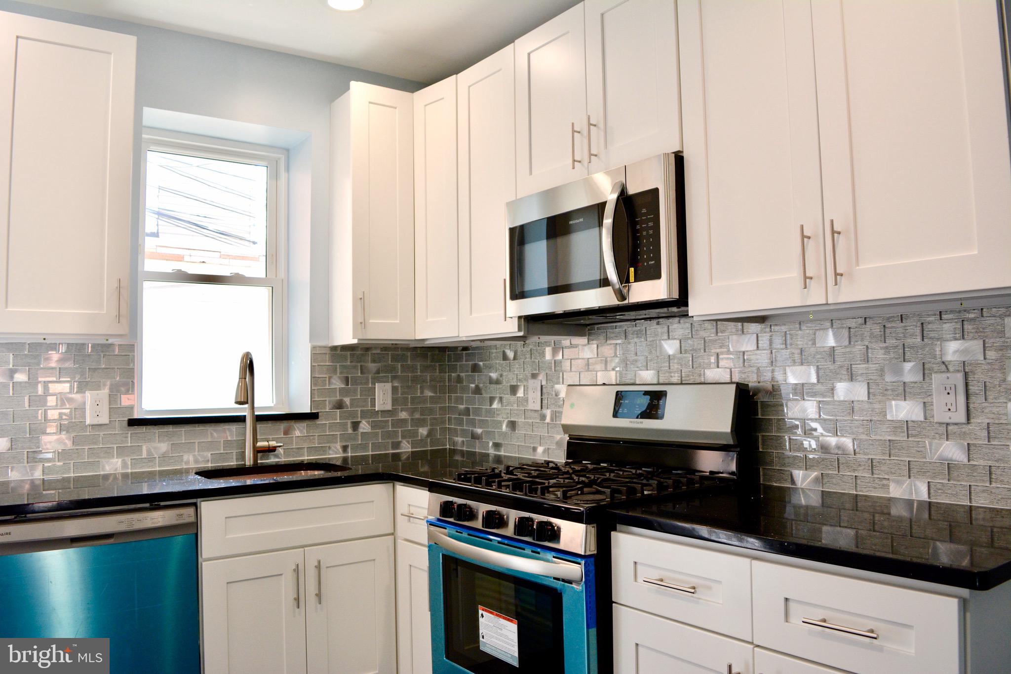 PORT RICHMOND - Residential